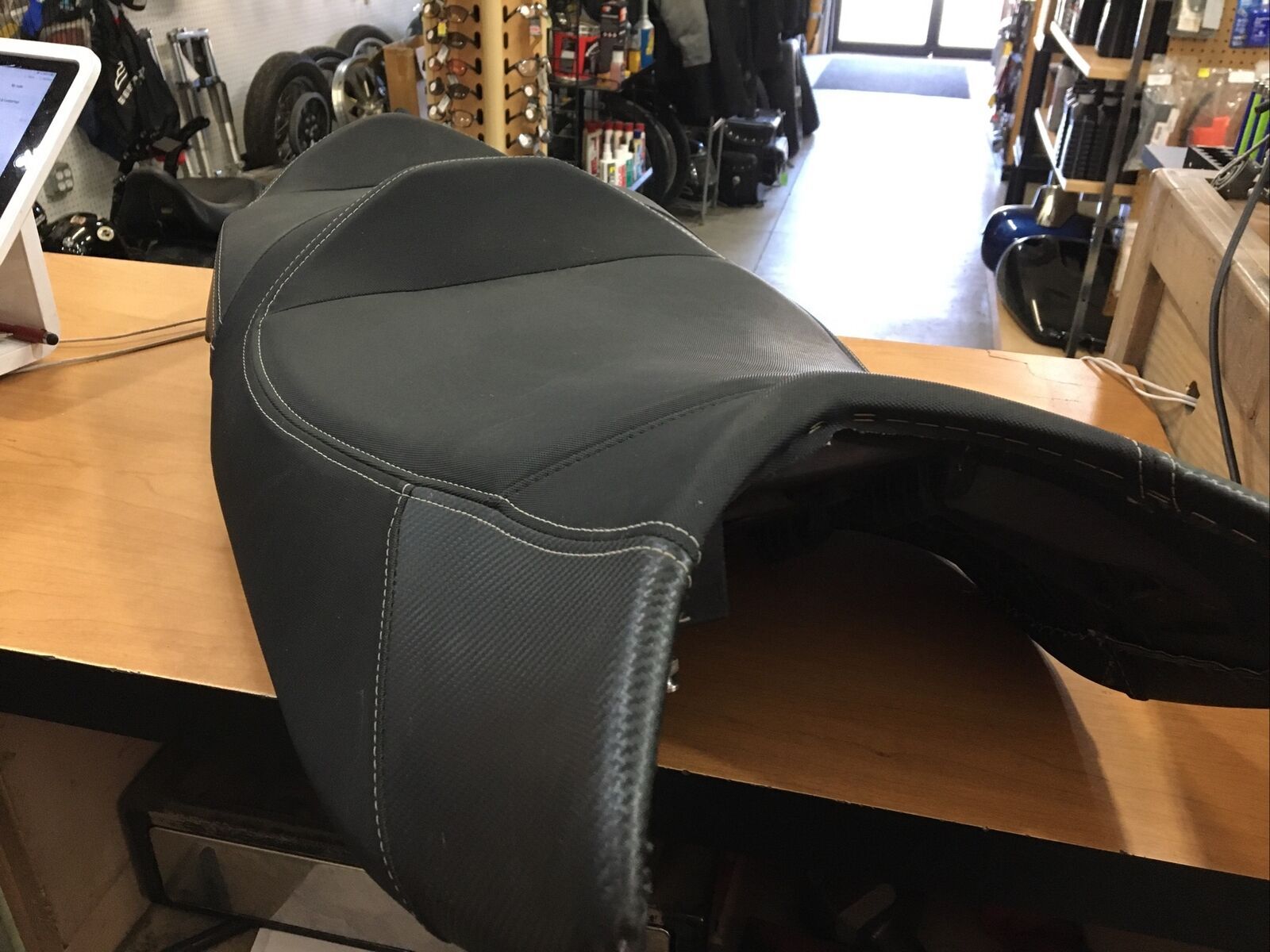 Used Stock Seats, Revamp Your Harley Davidson with Authentic OEM Used Stock Seats – Worldwide Shipping!