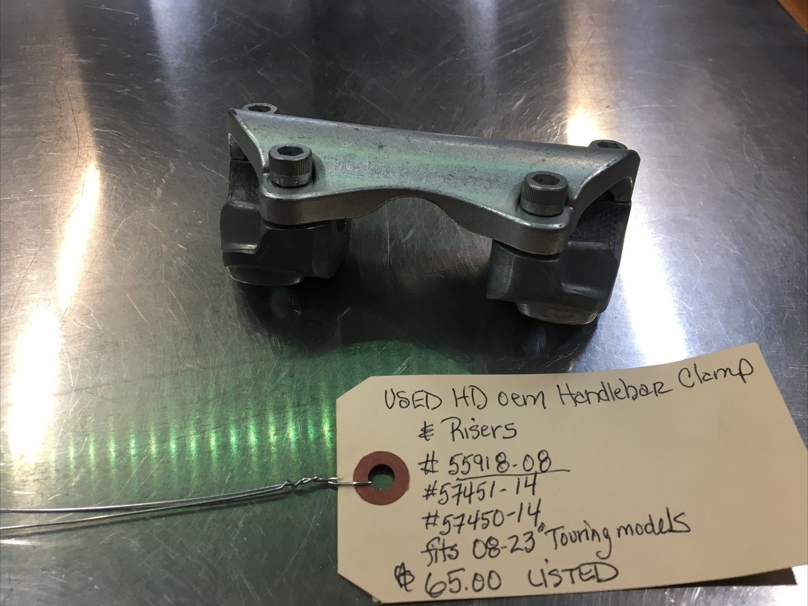 Harley Davidson oem Handlebar Clamp & Risers #55918-08