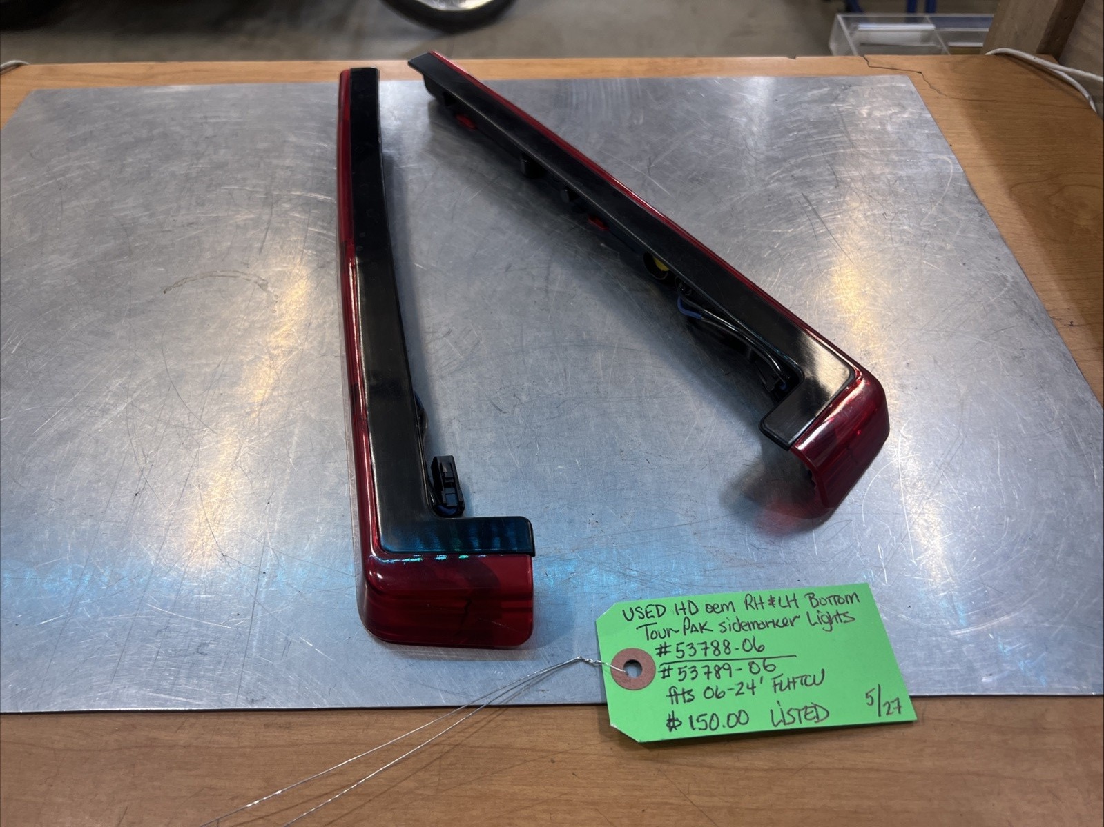 Harley Davidson oem RH & LH Bottom Tour-Pak Sidemarker