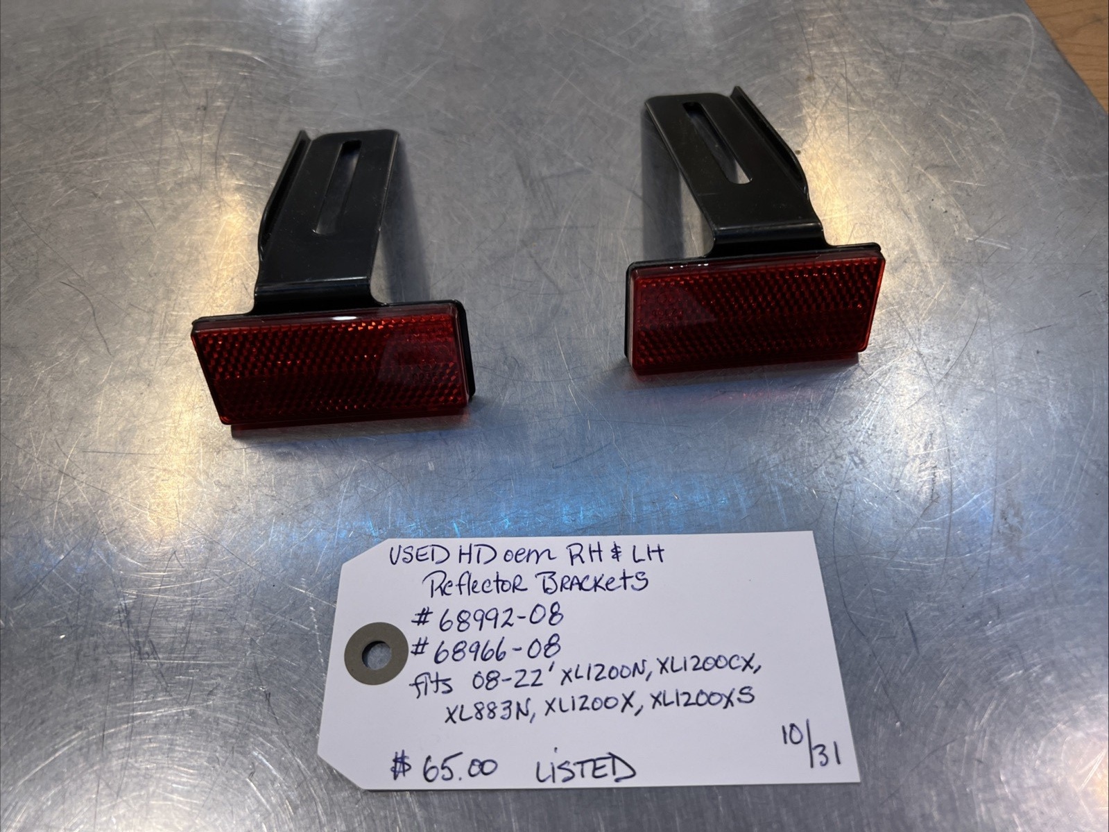 Harley Davidson oem RH & LH Reflector Brackets