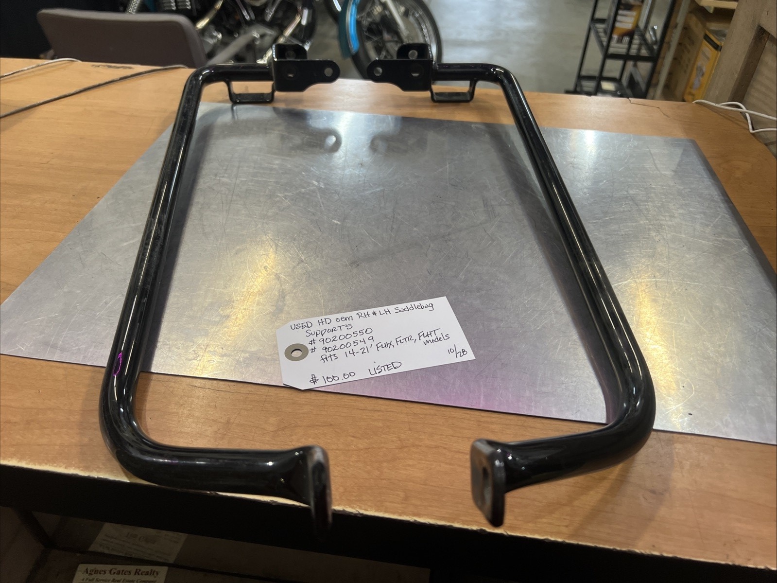 Harley Davidson oem RH & LH Saddlebag Supports