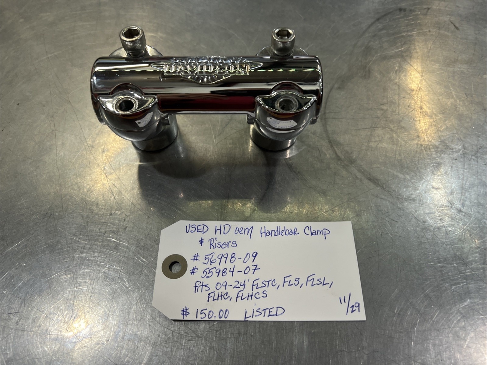 Harley Davidson oem Handlebar Clamp & Risers