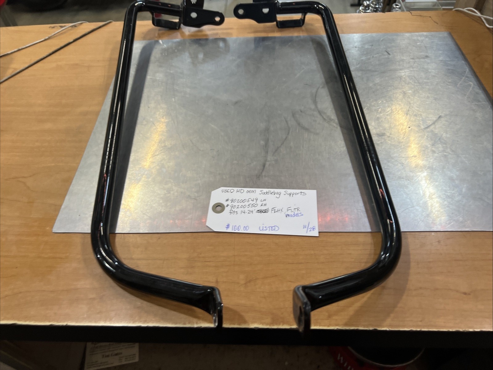 Harley Davidson oem Saddlebag Supports #90200549/90200550