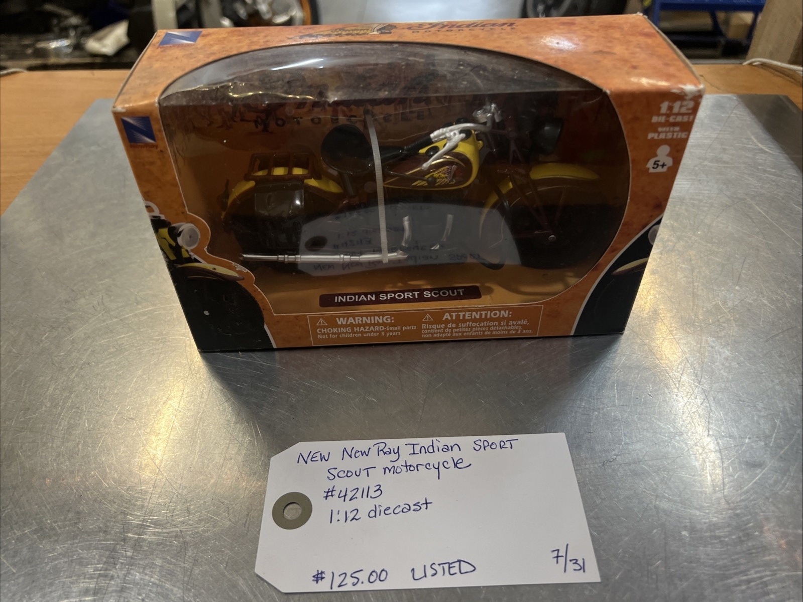 New Ray Indian Sport Scout Motorcycle #42113