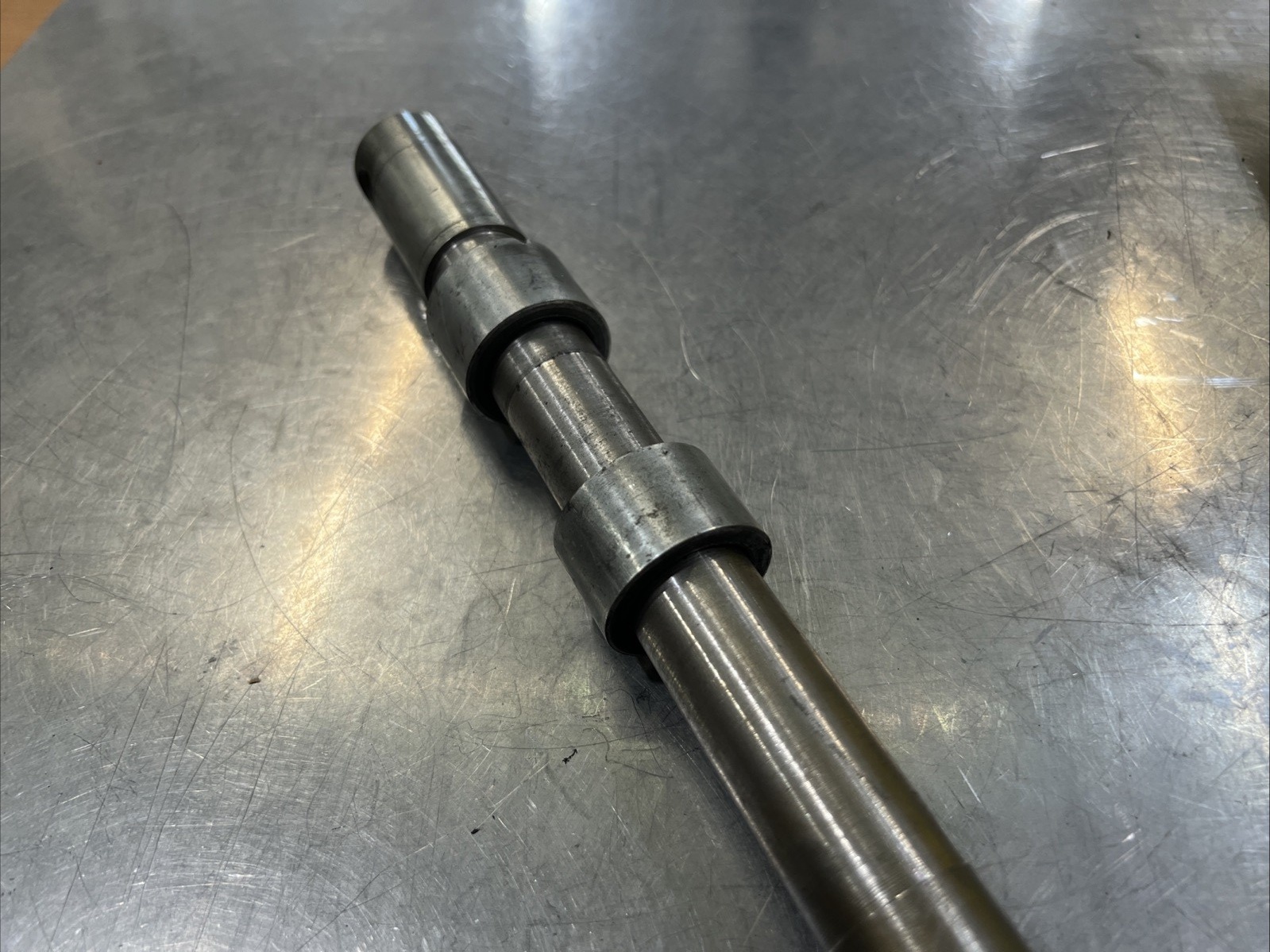 Harley Davidson oem Front Axle 1” #43364-00