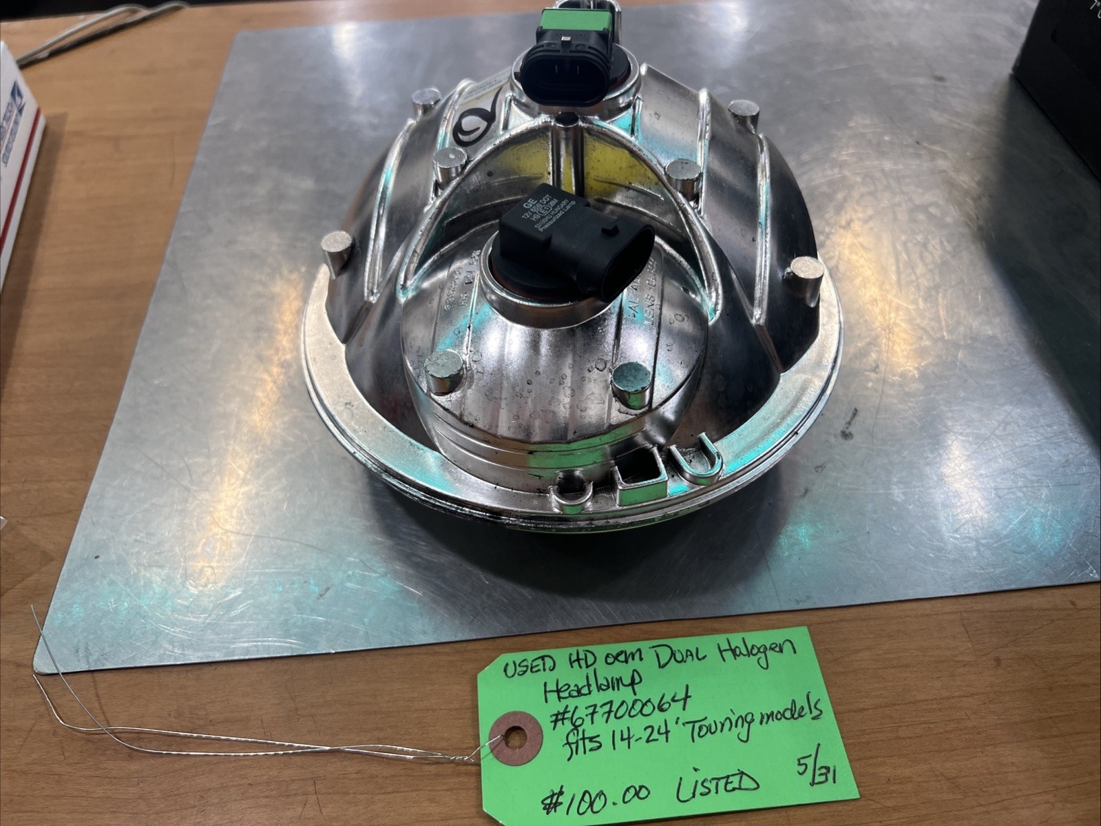 Harley Davidson oem Dual Halogen Headlamp #67700064