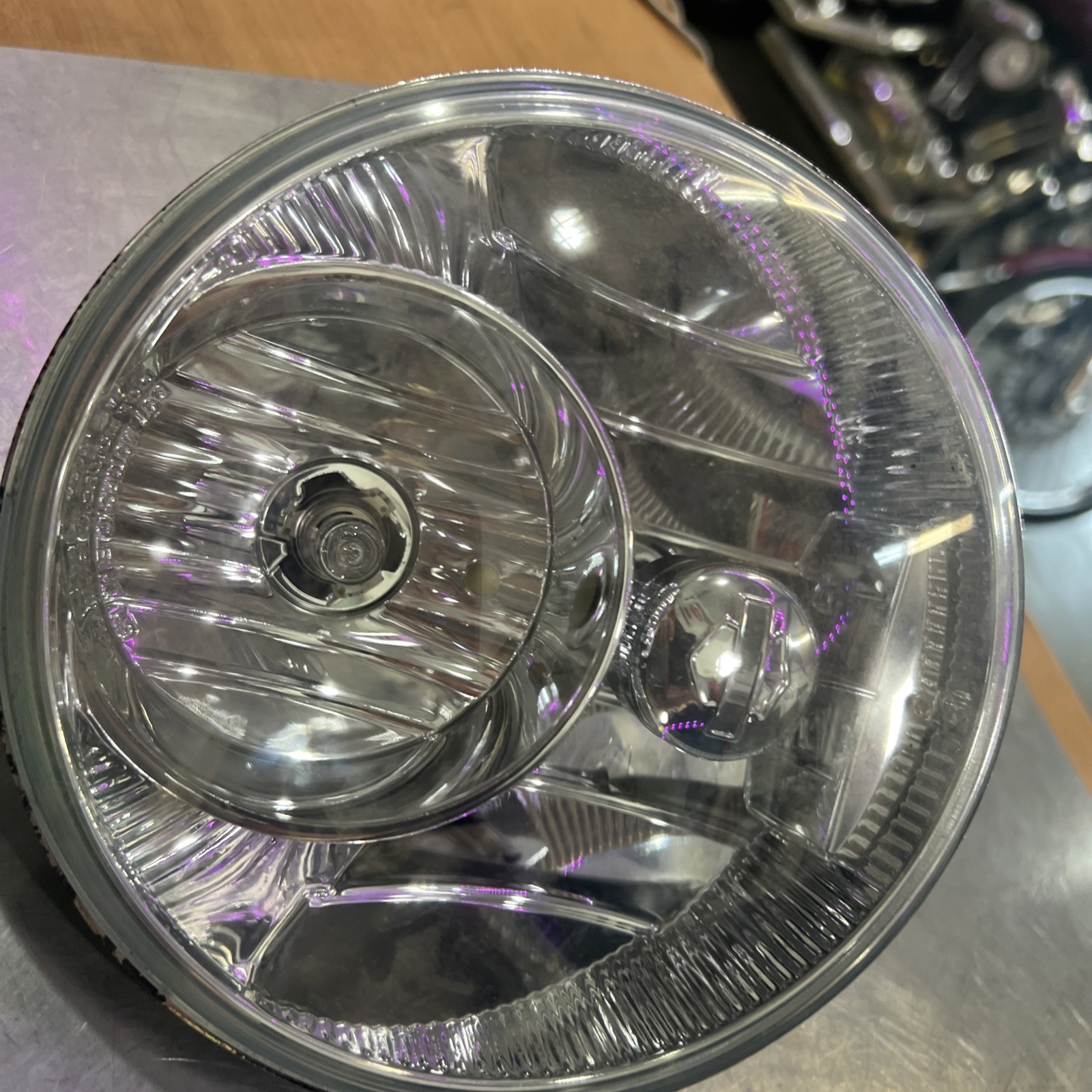 Harley Davidson oem Dual Halogen Headlamp #67700064