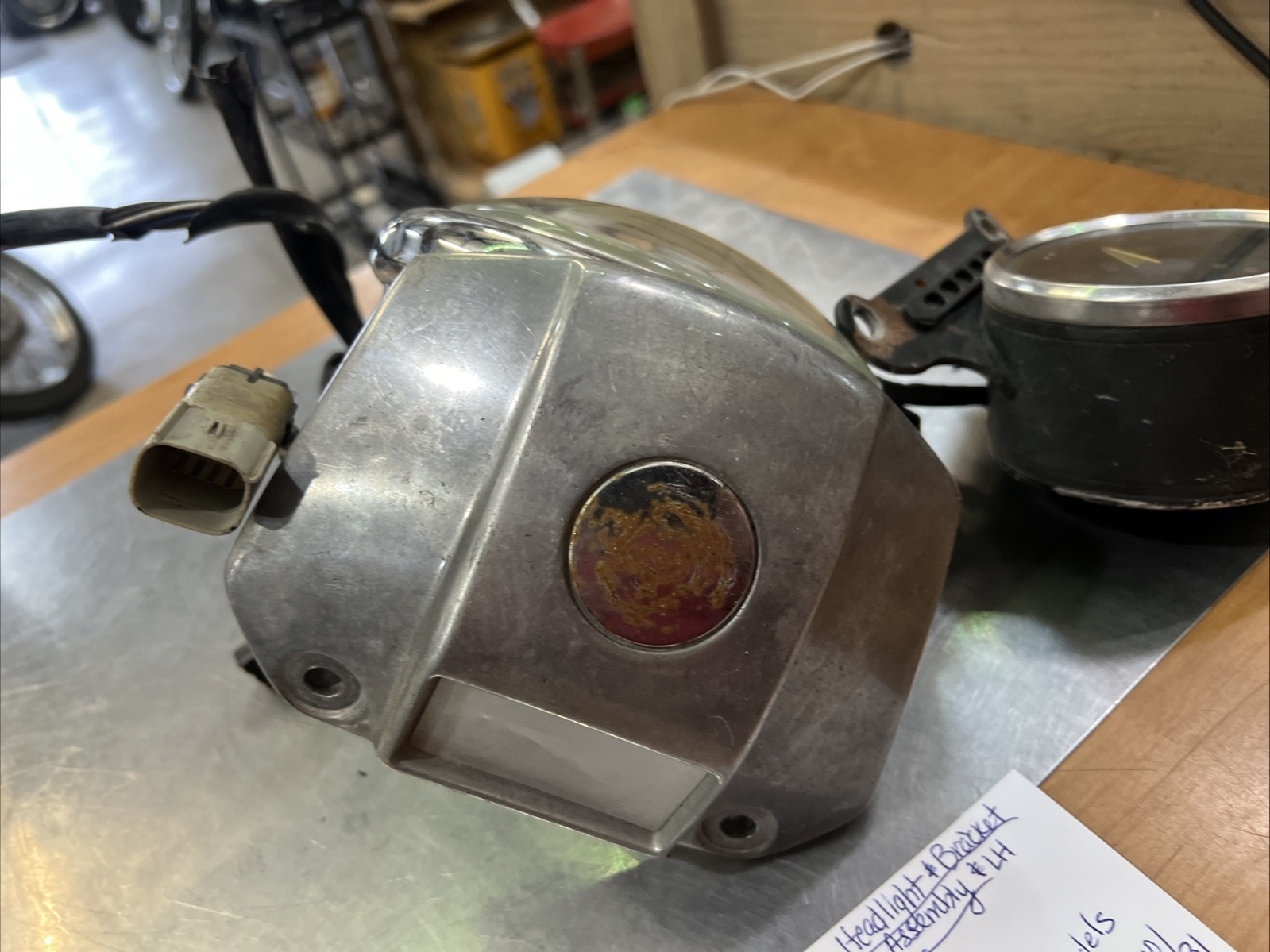 Harley Davidson oem Headlight & Bracket With Speedometer