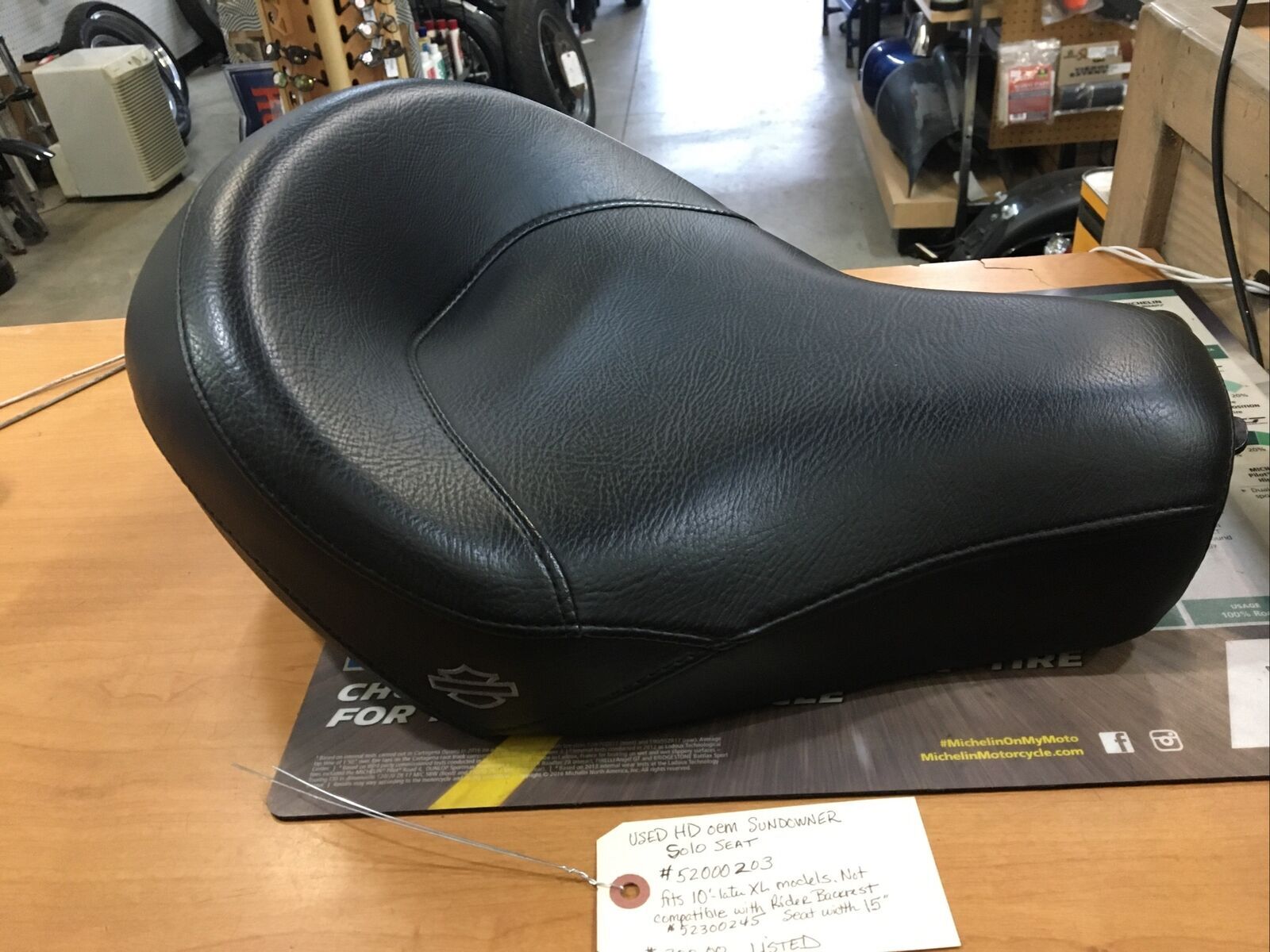 Harley Davidson oem Sundowner Solo Seat #52000203