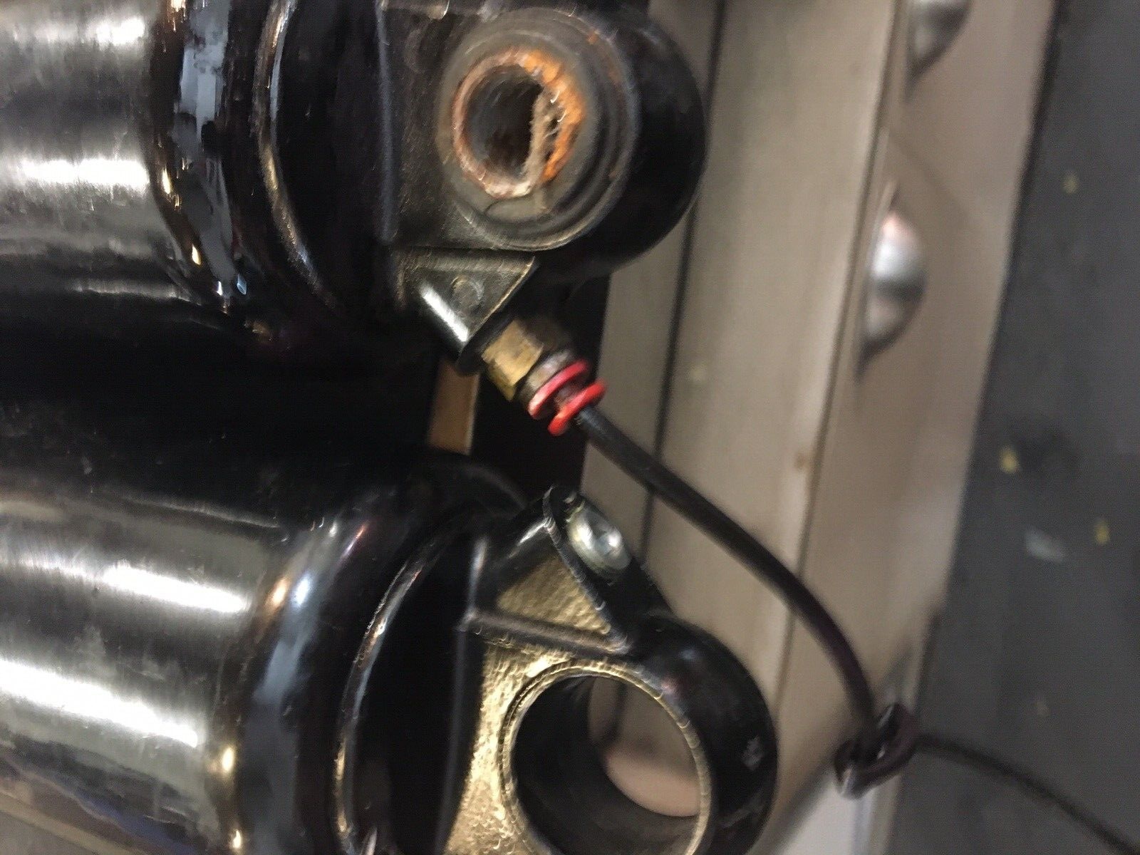 Harley Davidson OEM Rear Shocks Air #54565-09