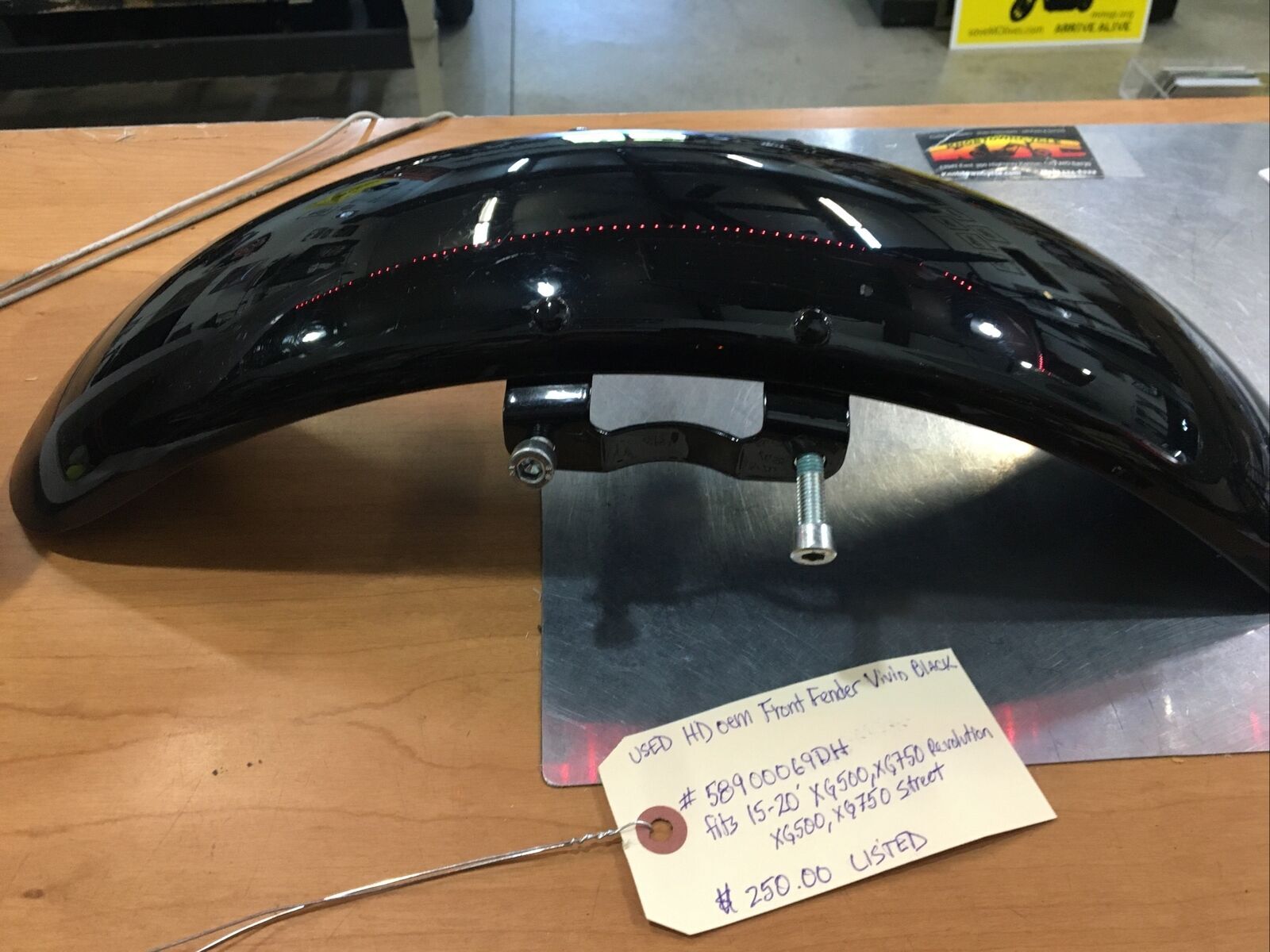 Harley Davidson oem Front Fender Vivid Black #58900069DH