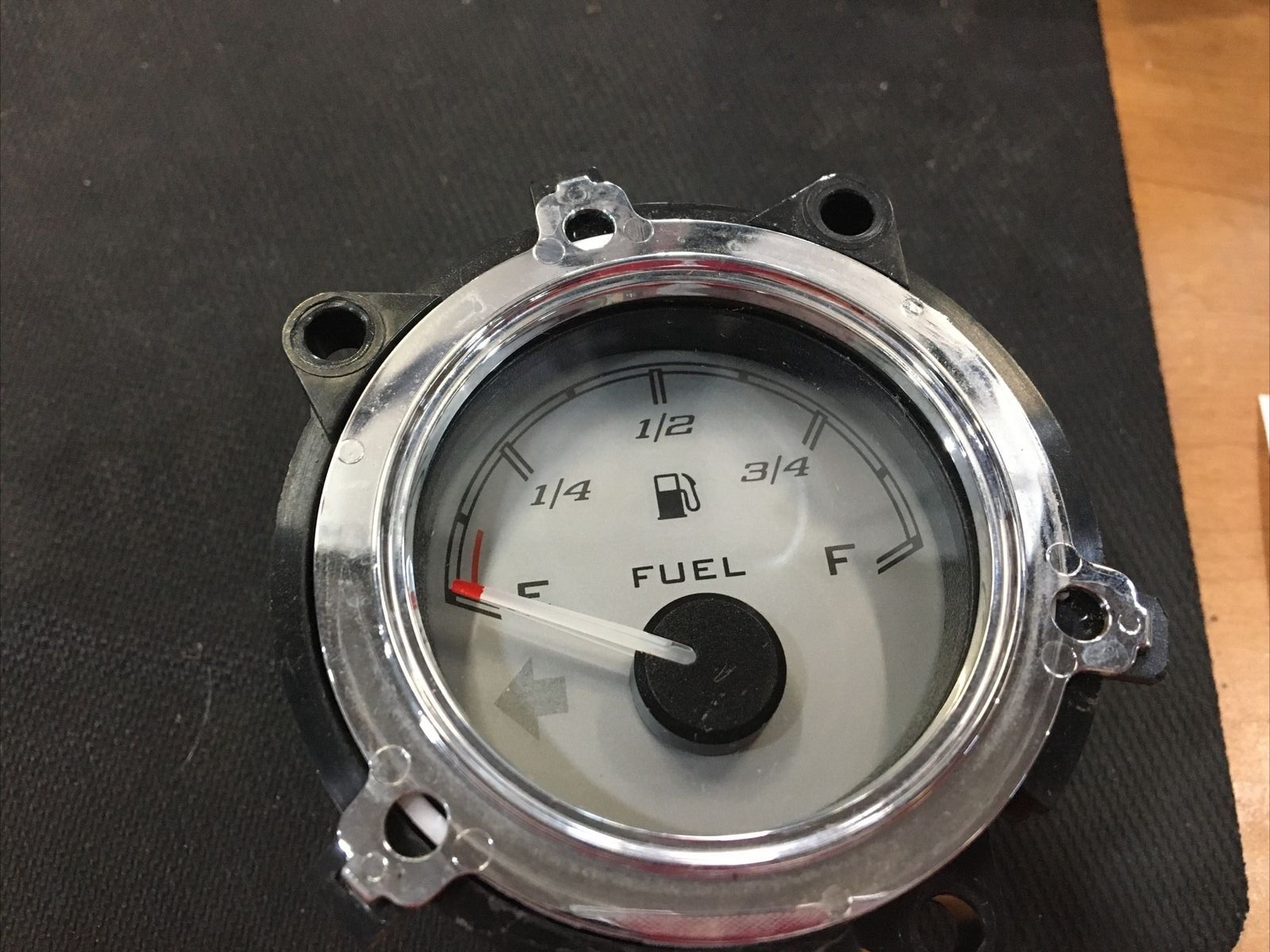 Harley Davidson OEM Fuel gauge silver #70900163