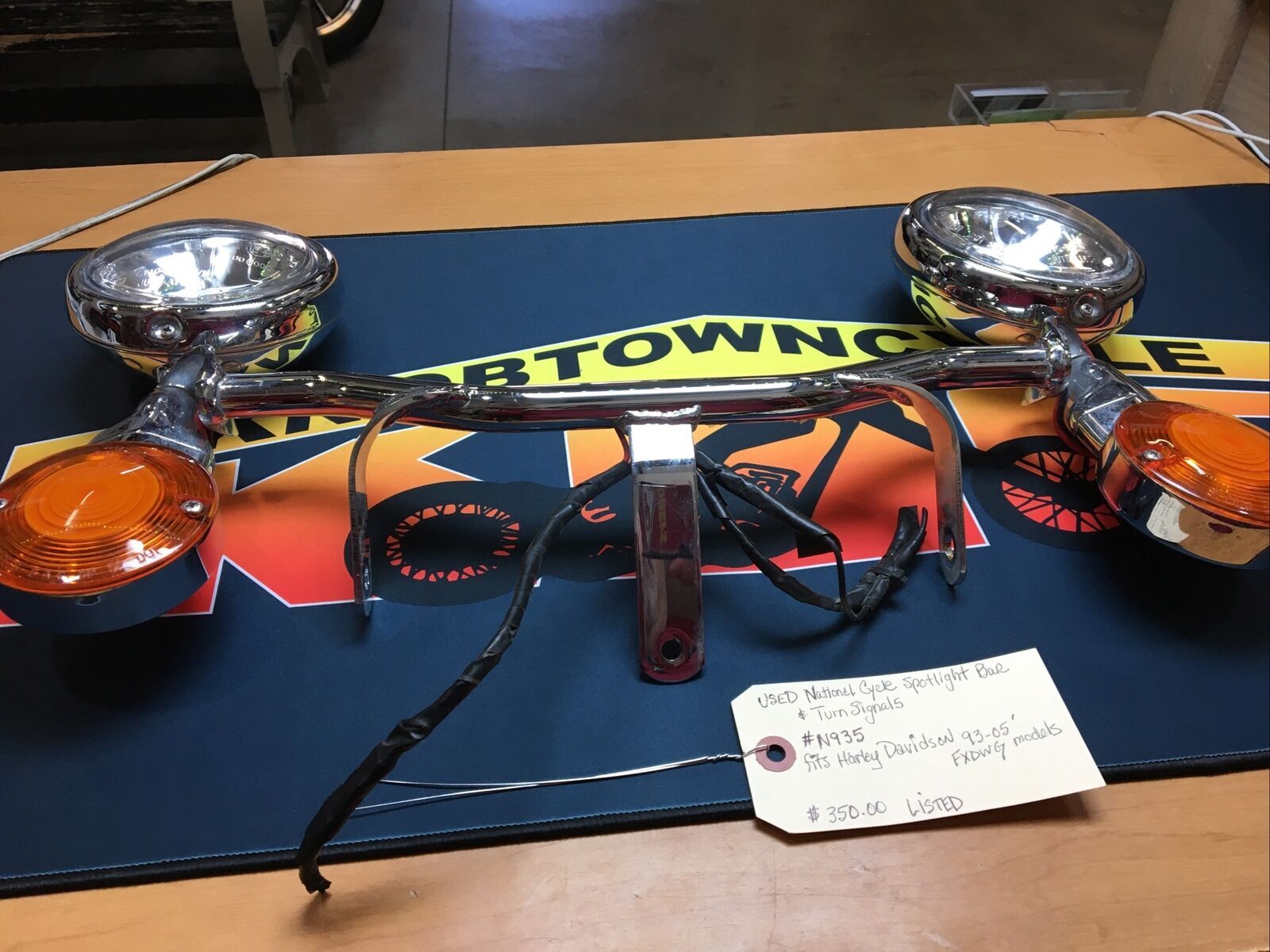 Spotlight Bar & Turn Signals #N935 | Knobtown Cycle