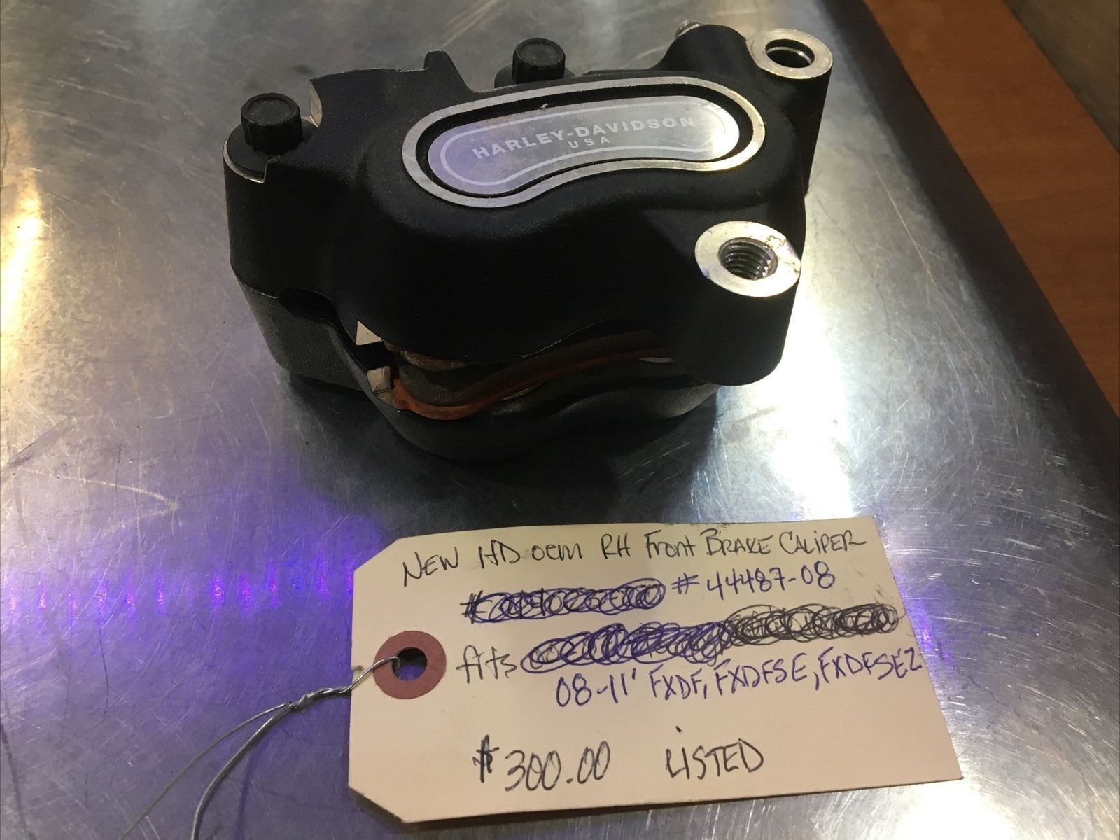 Harley Davidson oem RH Front Brake Caliper #44487-08