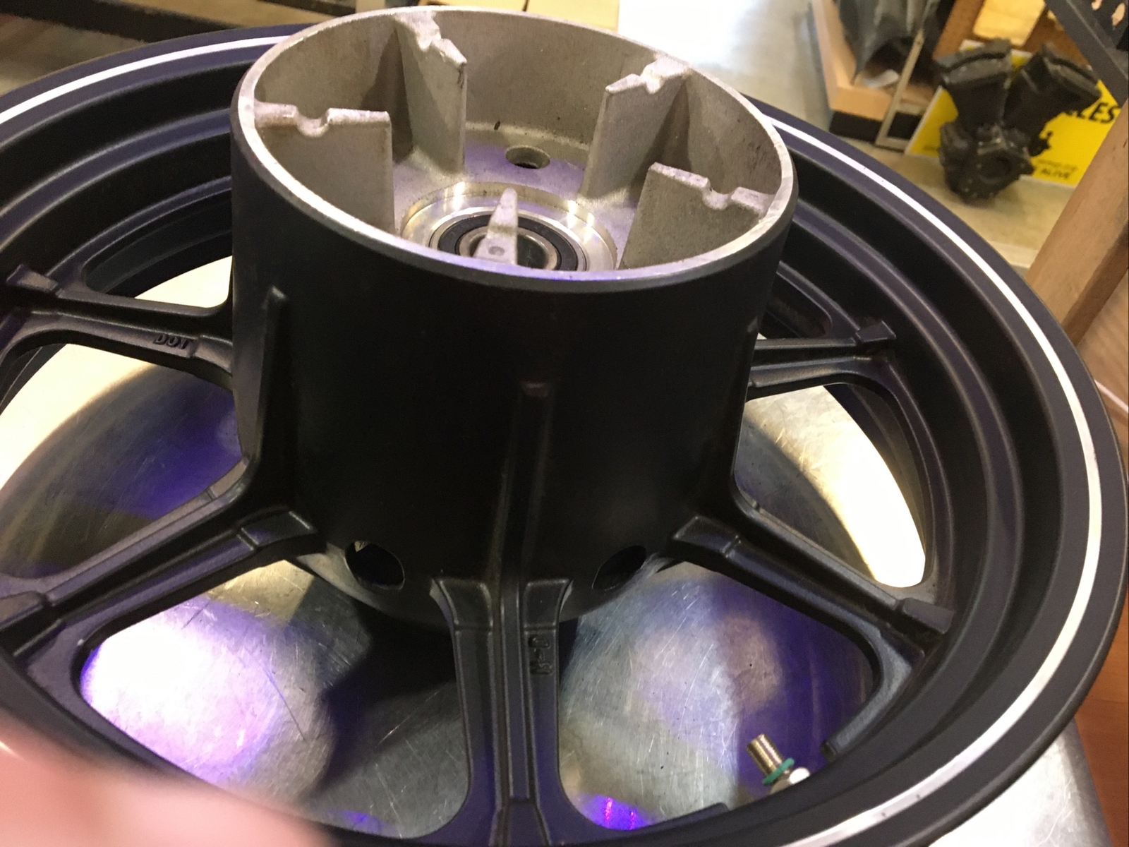 Harley Davidson oem Rear Wheel Black #40900381