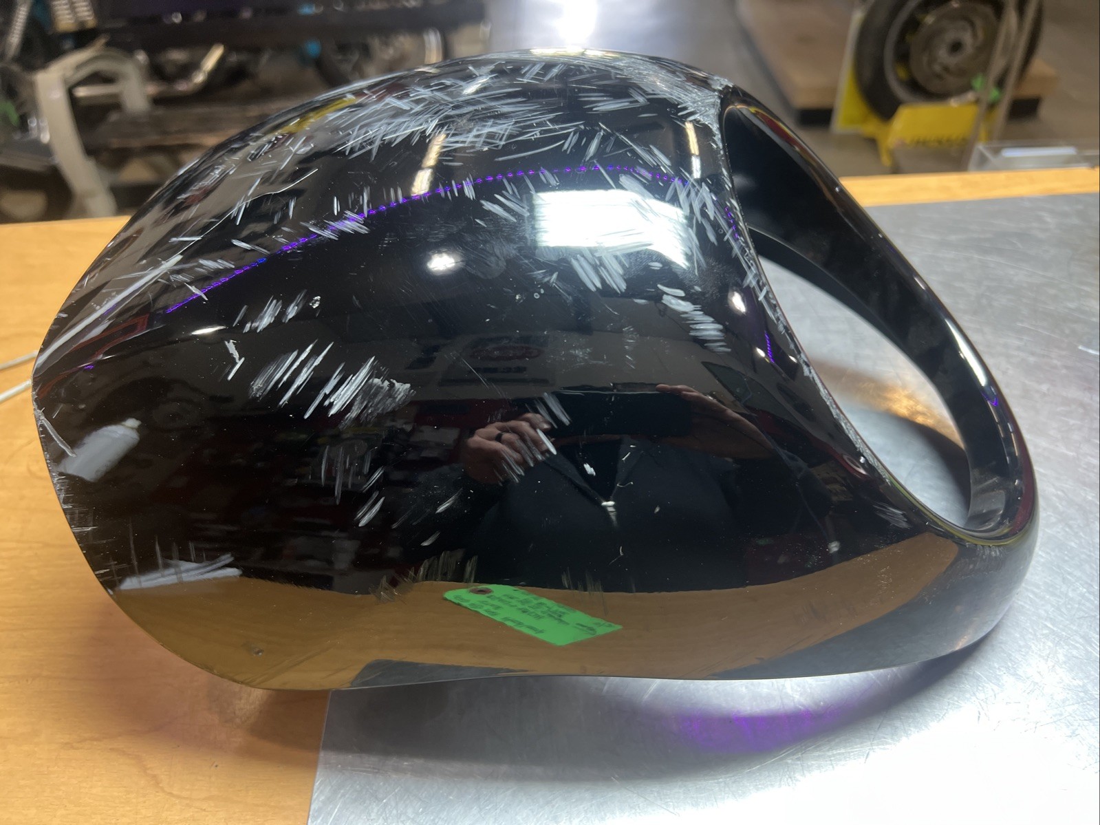 Harley Davidson oem Headlamp Visor #68129-98DH