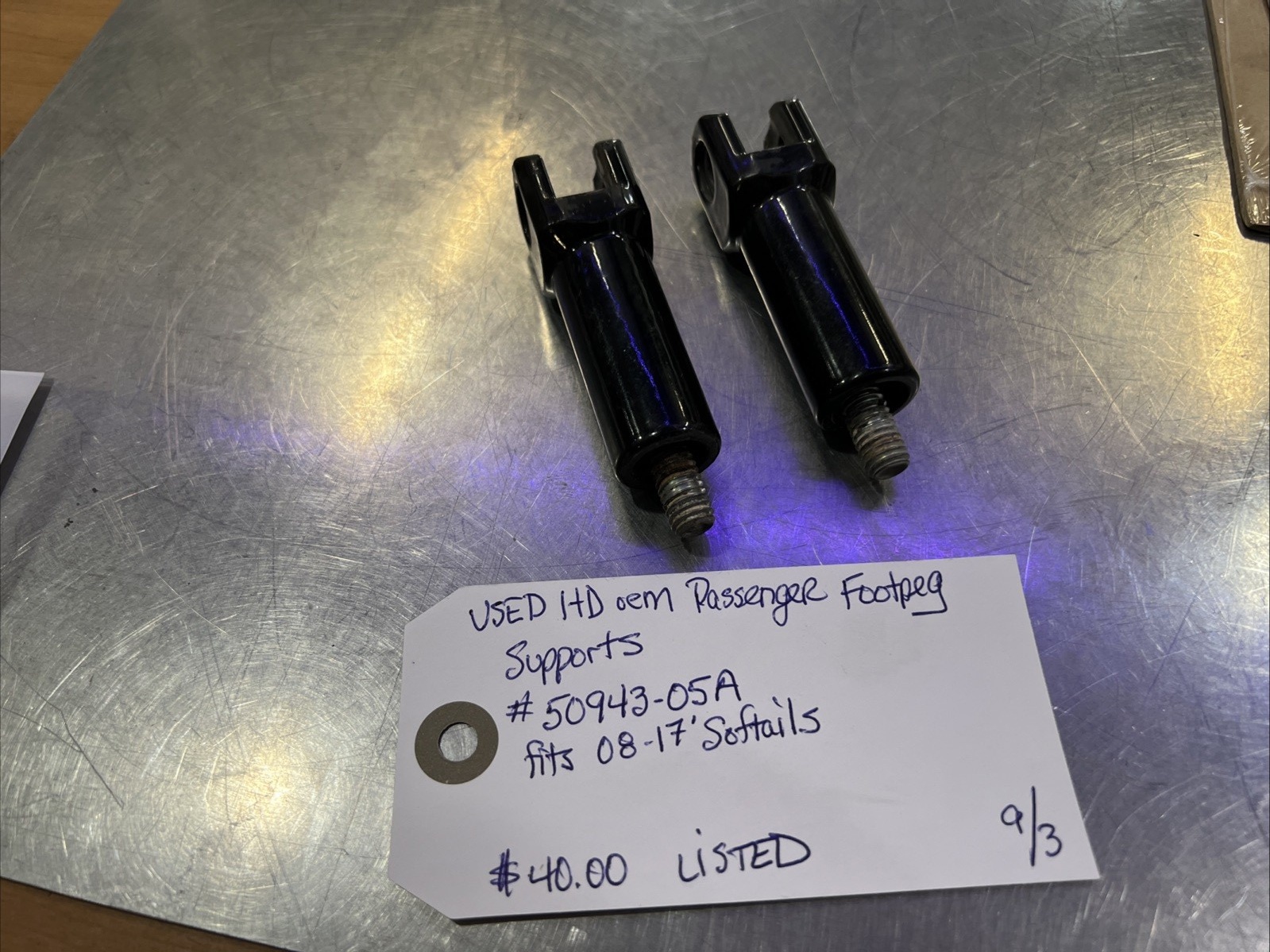 Harley Davidson oem Passenger Footpeg Supports #50943-05A