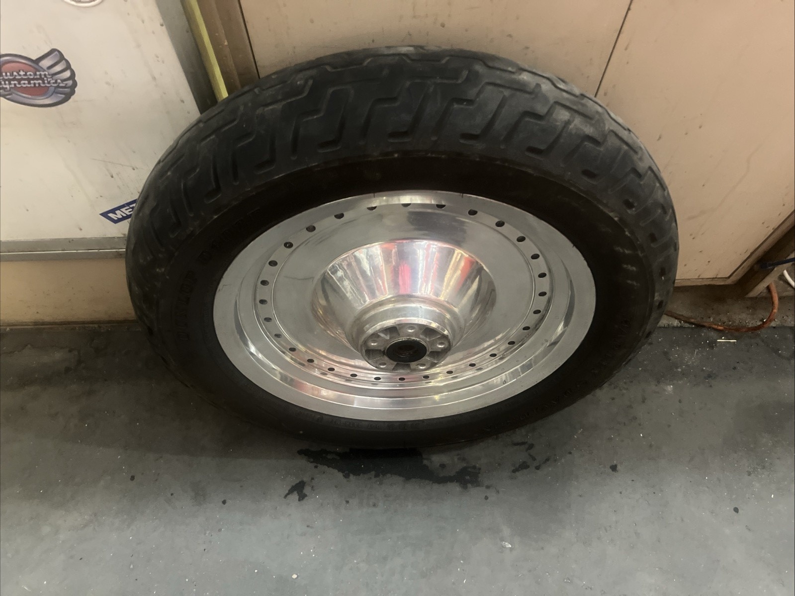 Harley Davidson oem Solid Front Wheel Polished #41043-89A