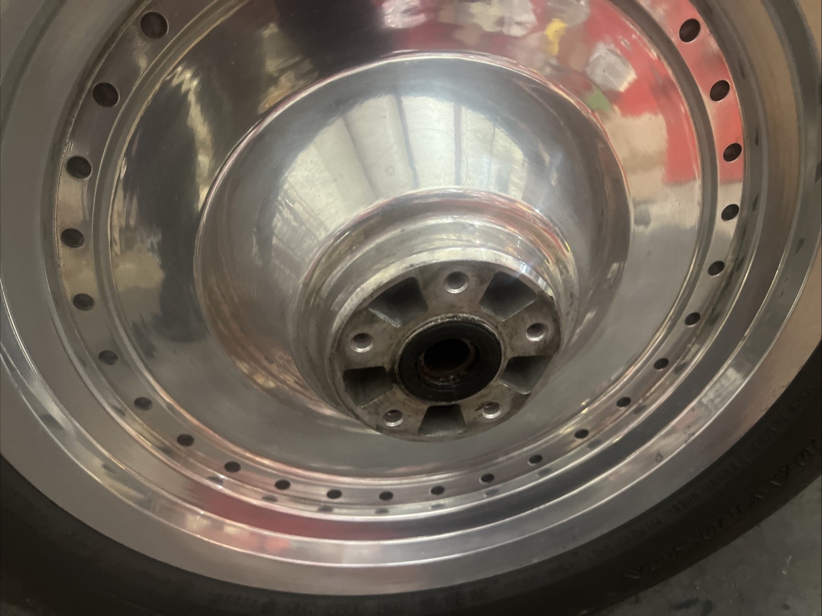 Harley Davidson oem Solid Front Wheel Polished #41043-89A