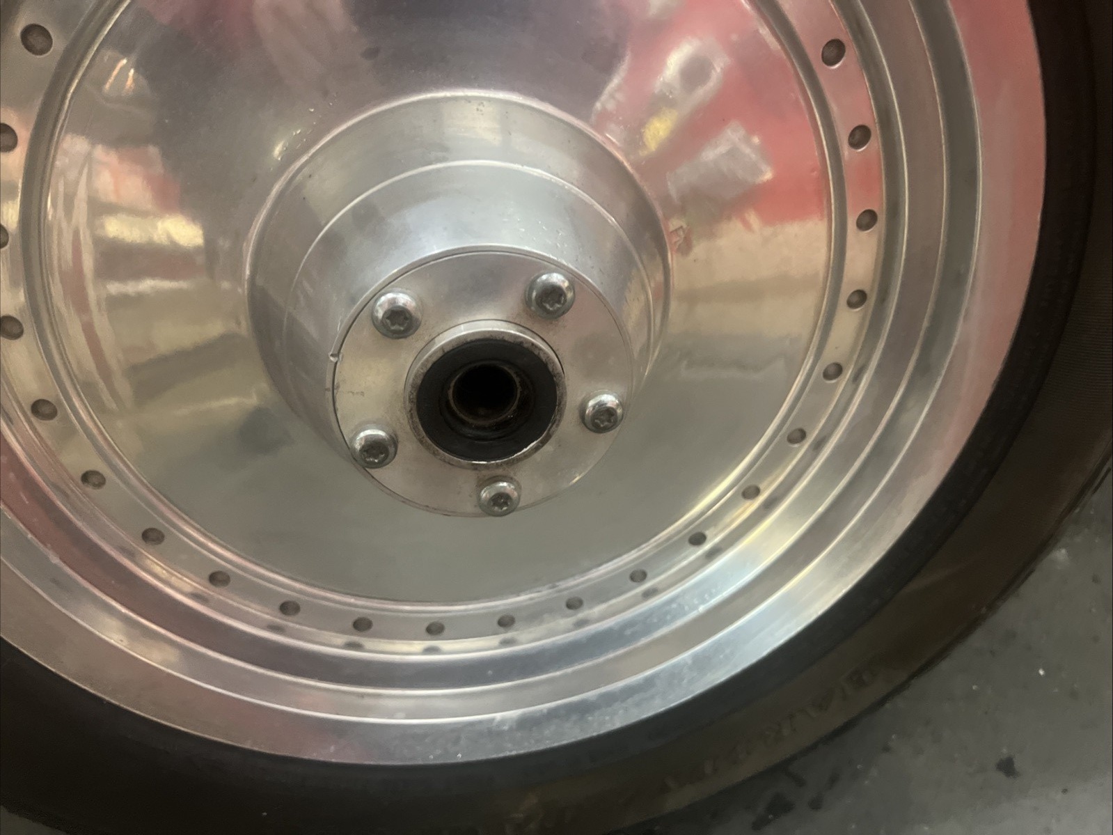 Harley Davidson oem Solid Front Wheel Polished #41043-89A