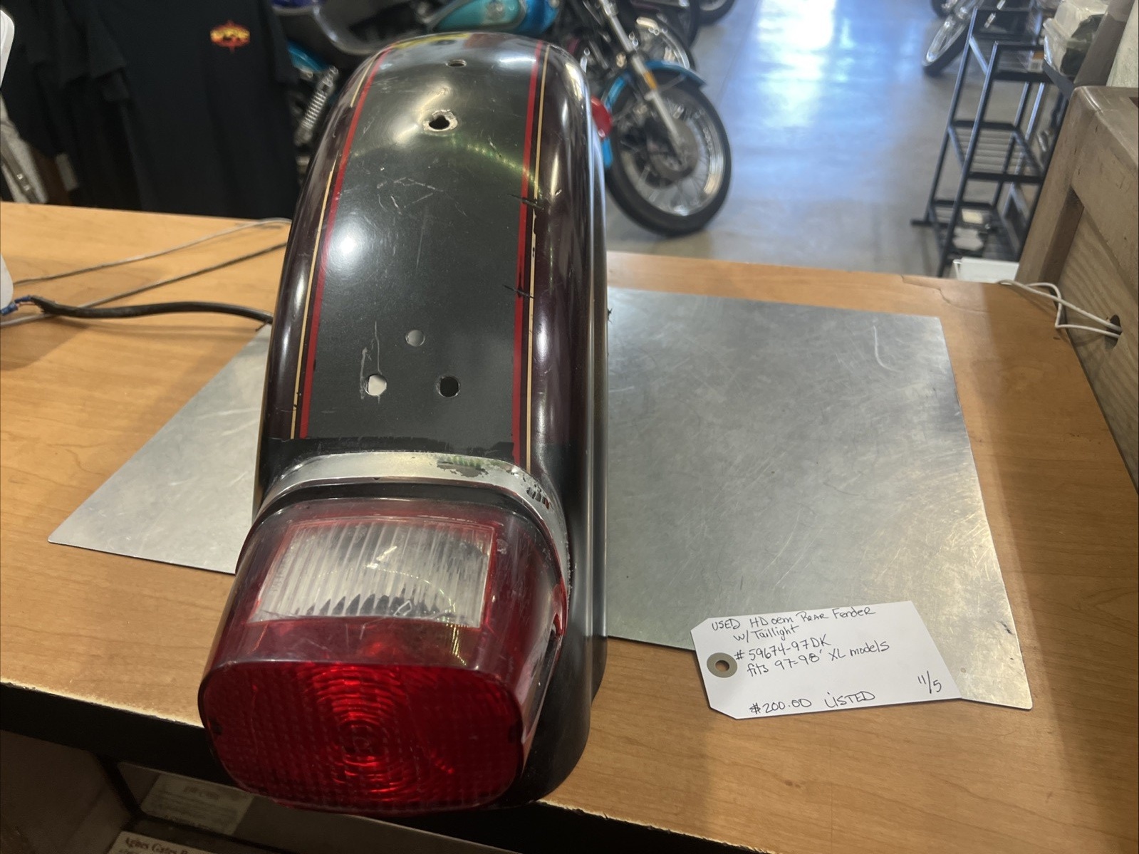 Harley Davidson oem Rear Fender W/Tailight #59674-97DK