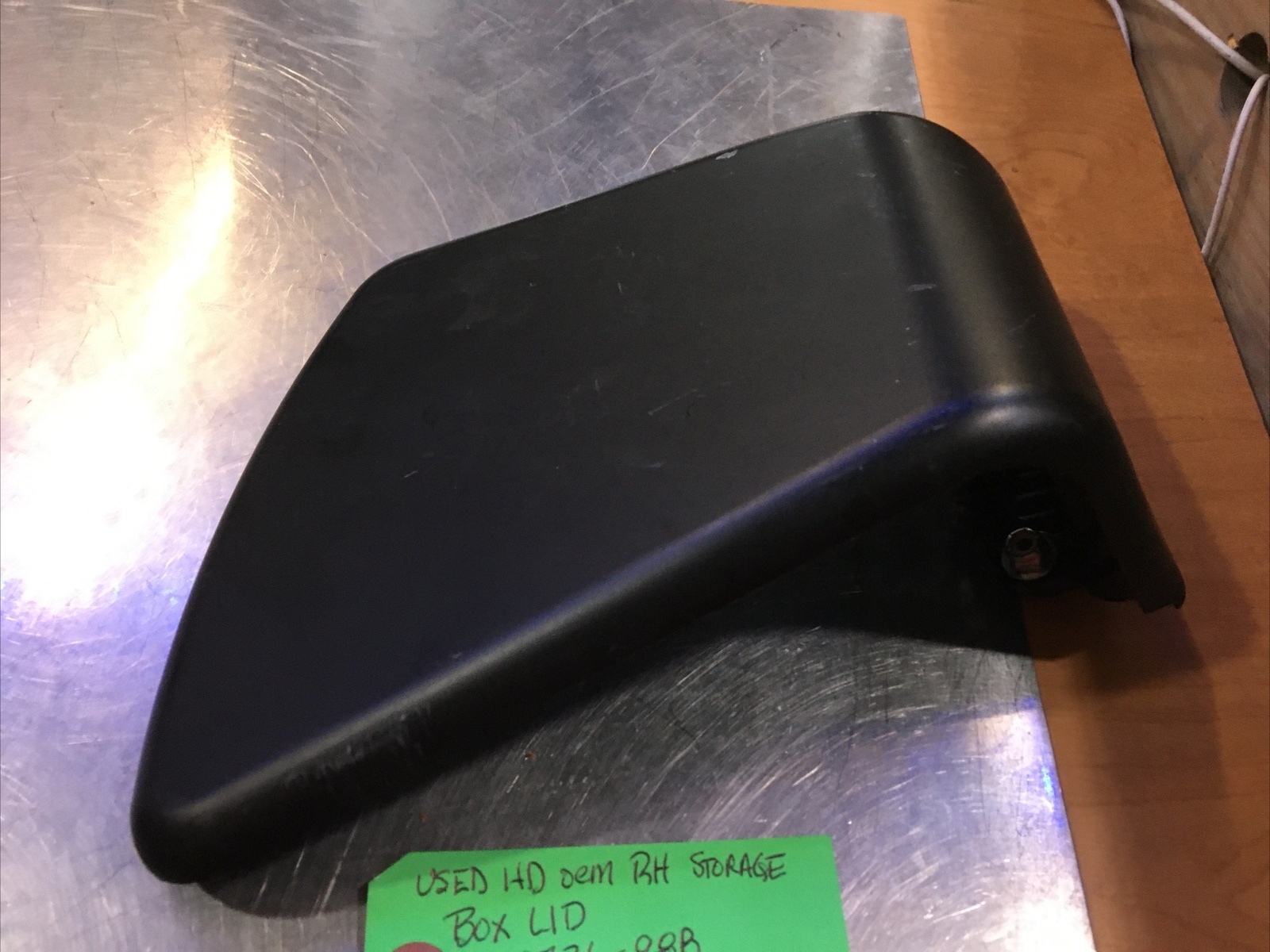 Harley Davidson oem RH Storage Box Lid #58736-98B