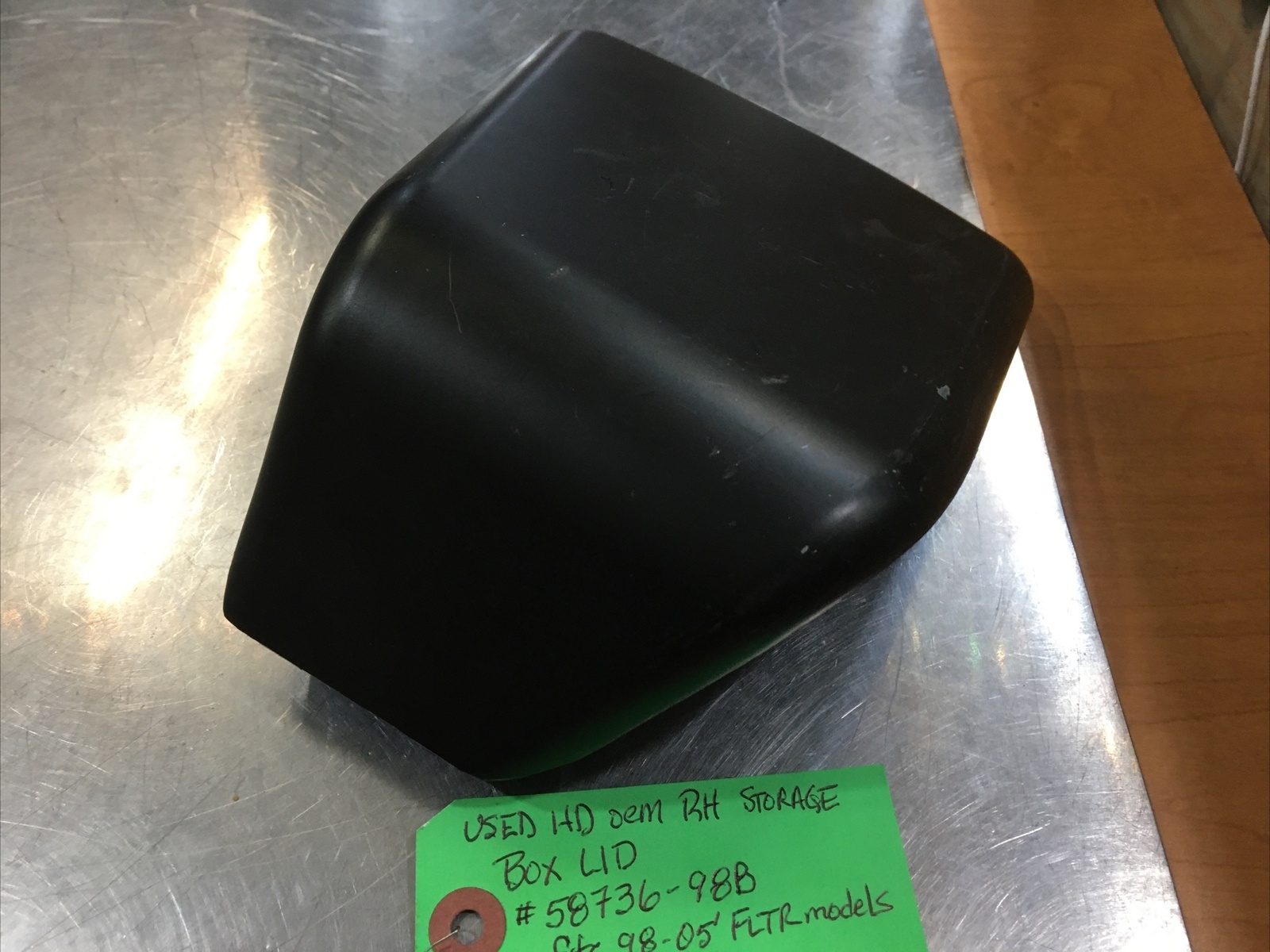 Harley Davidson oem RH Storage Box Lid #58736-98B