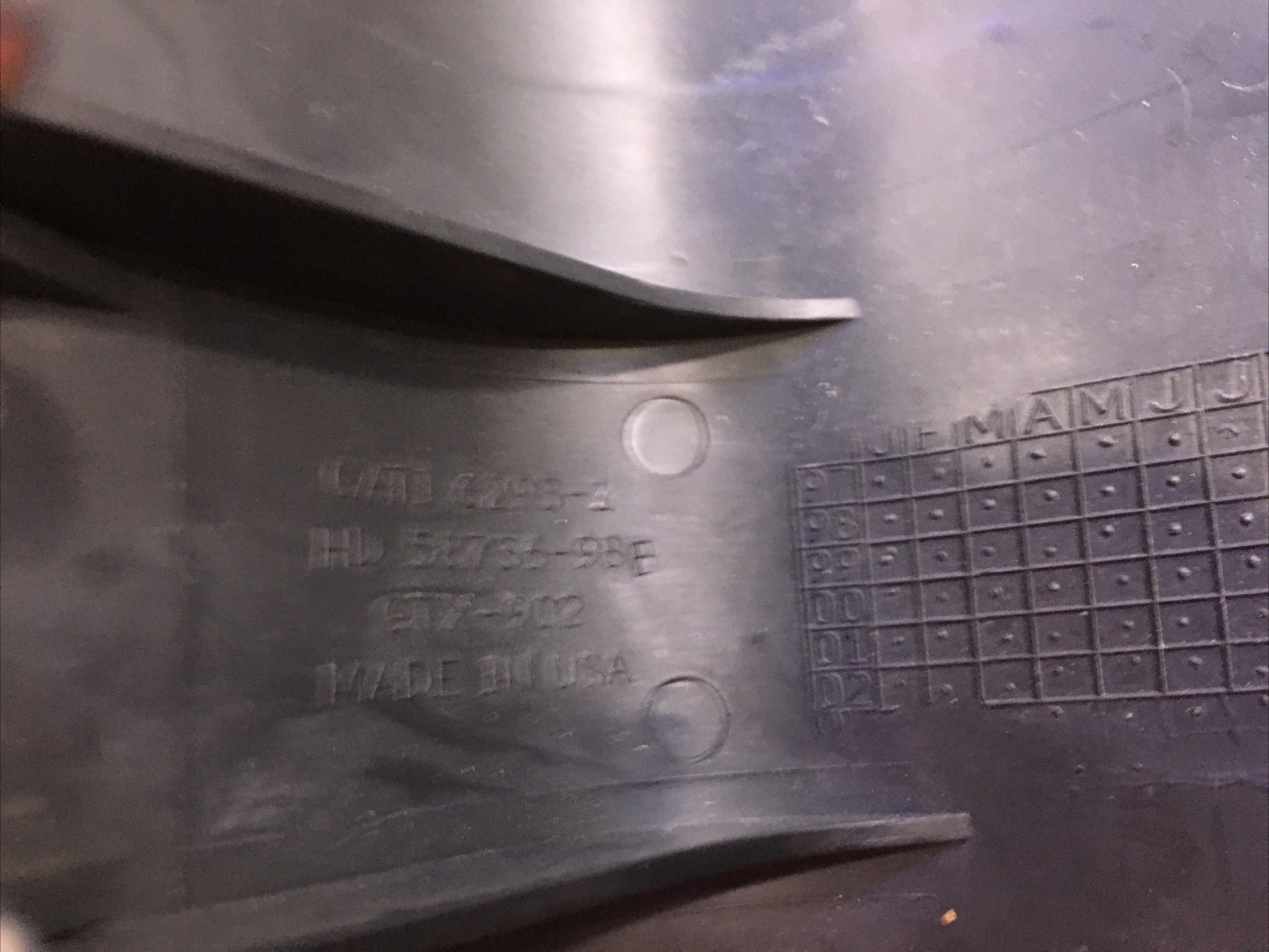 Harley Davidson oem RH Storage Box Lid #58736-98B