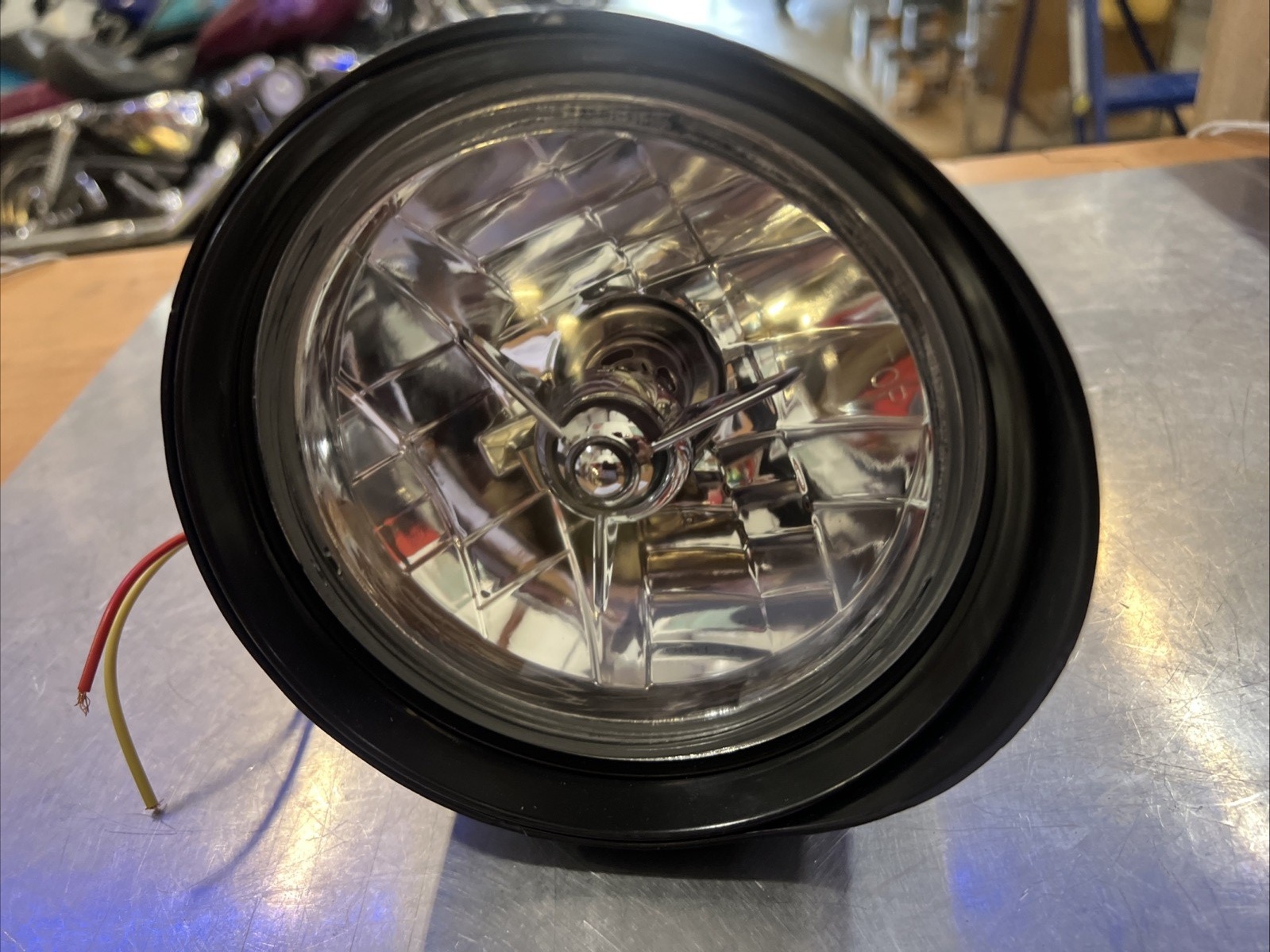 Black Chopper Headlight 5-3/4” W/Tri-Bar Bulb Halogen