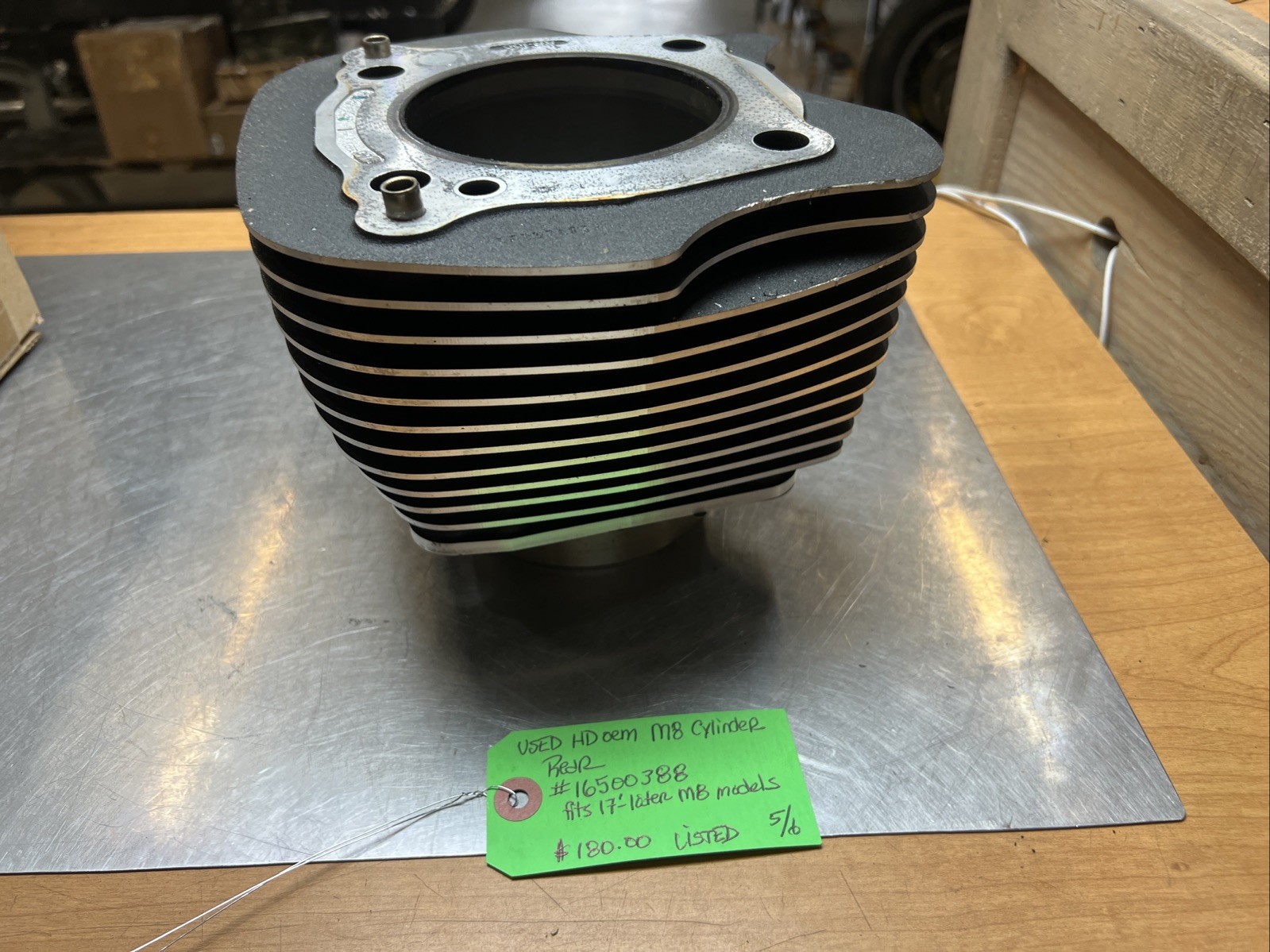 Harley Davidson oem M8 Cylinder Rear #16500388