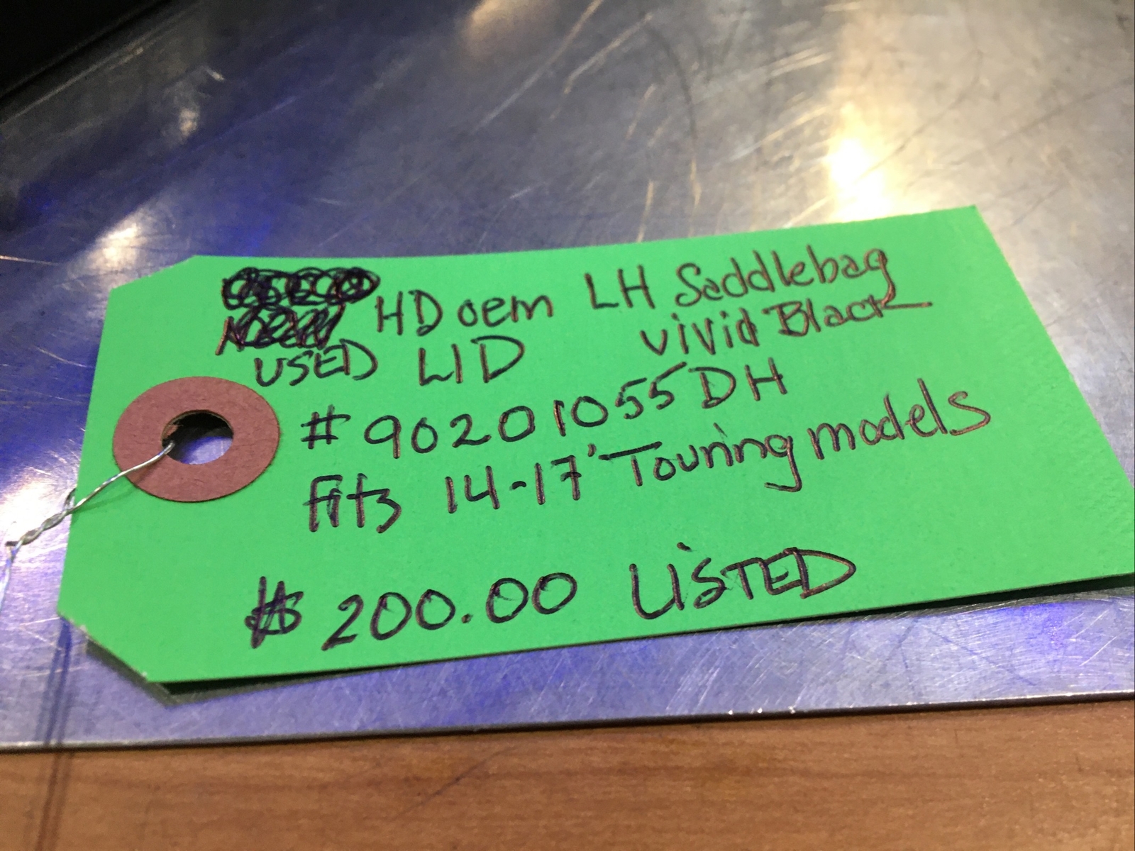 Harley Davidson oem LH Saddlebag Lid Vivid Black #90201055DH