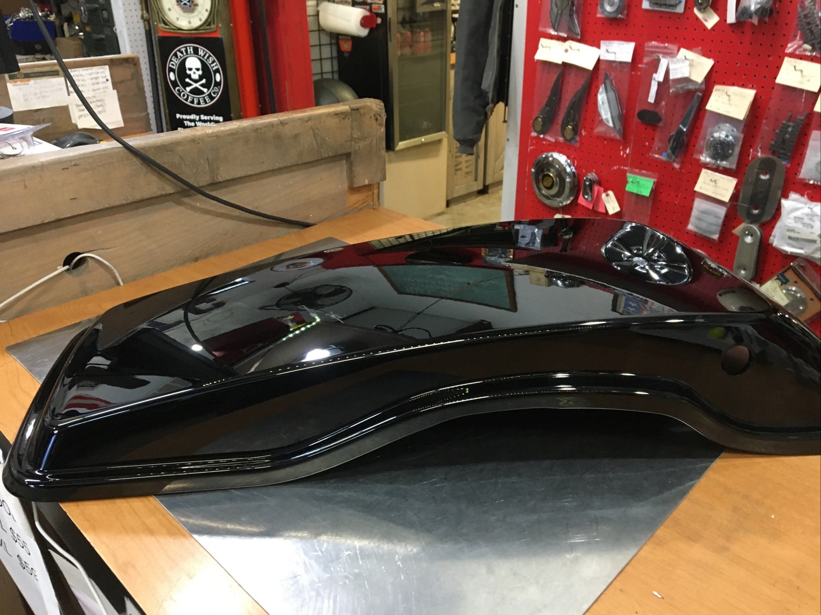 Harley Davidson oem LH Saddlebag Lid Vivid Black #90201055DH