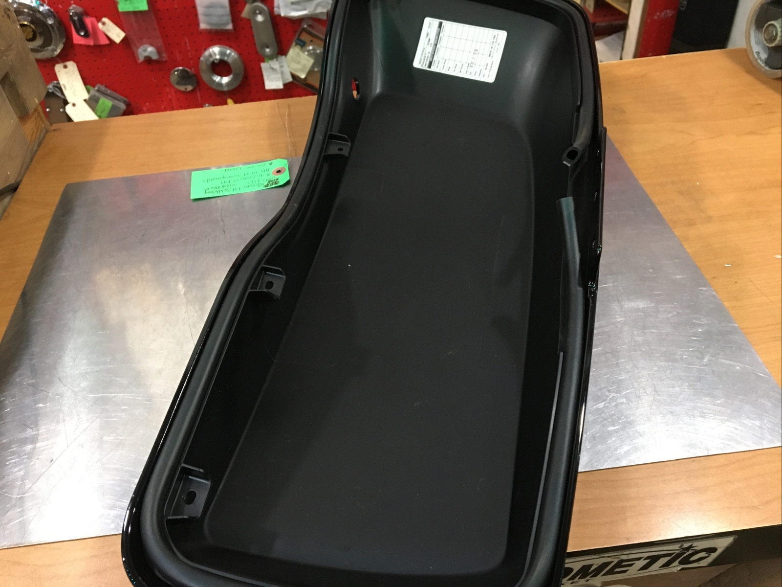 Harley Davidson oem LH Saddlebag Lid Vivid Black #90201055DH