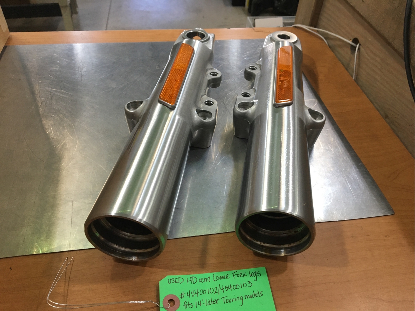 Harley Davidson oem Lower Fork Legs #45400102/45400103