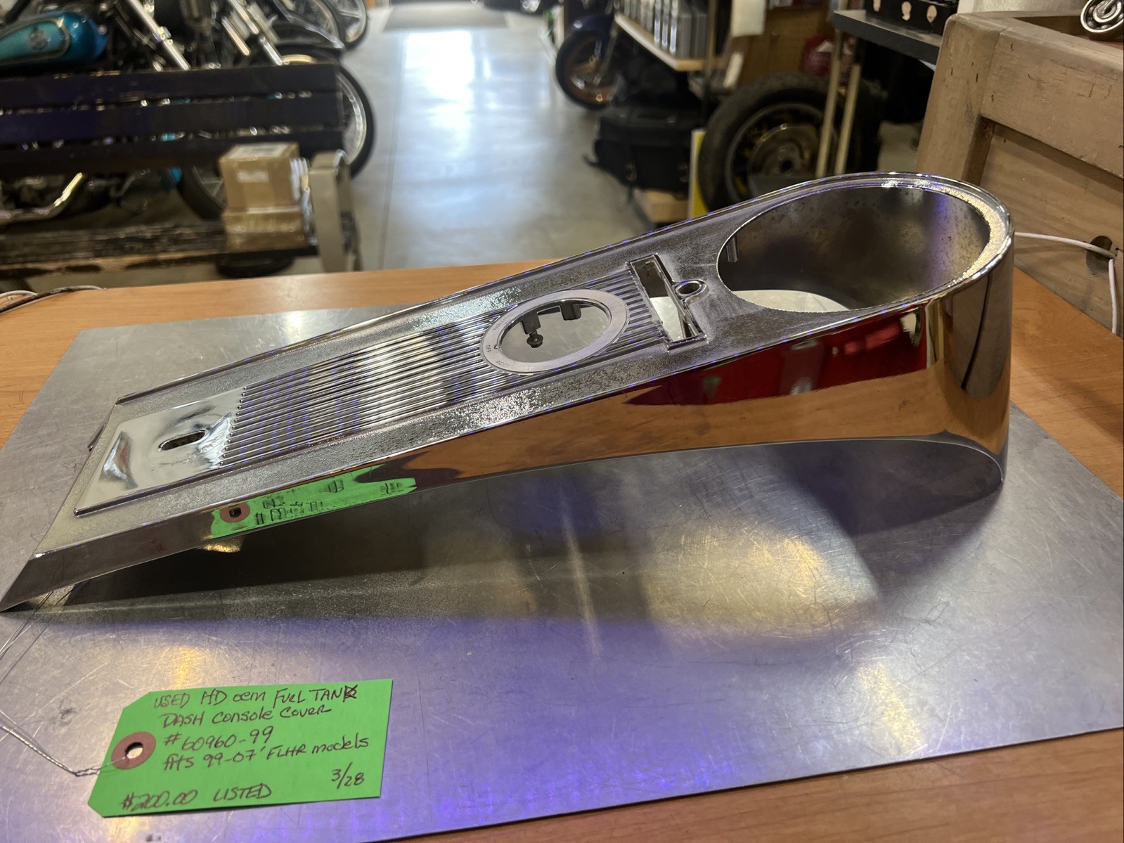 Harley Davidson oem Fuel Tank Dash Console Cover #60960-99