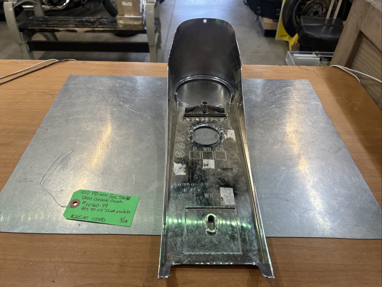 Harley Davidson oem Fuel Tank Dash Console Cover #60960-99