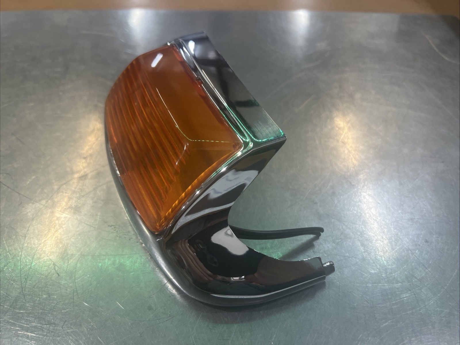 Harley Davidson oem Front Fender Light Assembly #68706-00