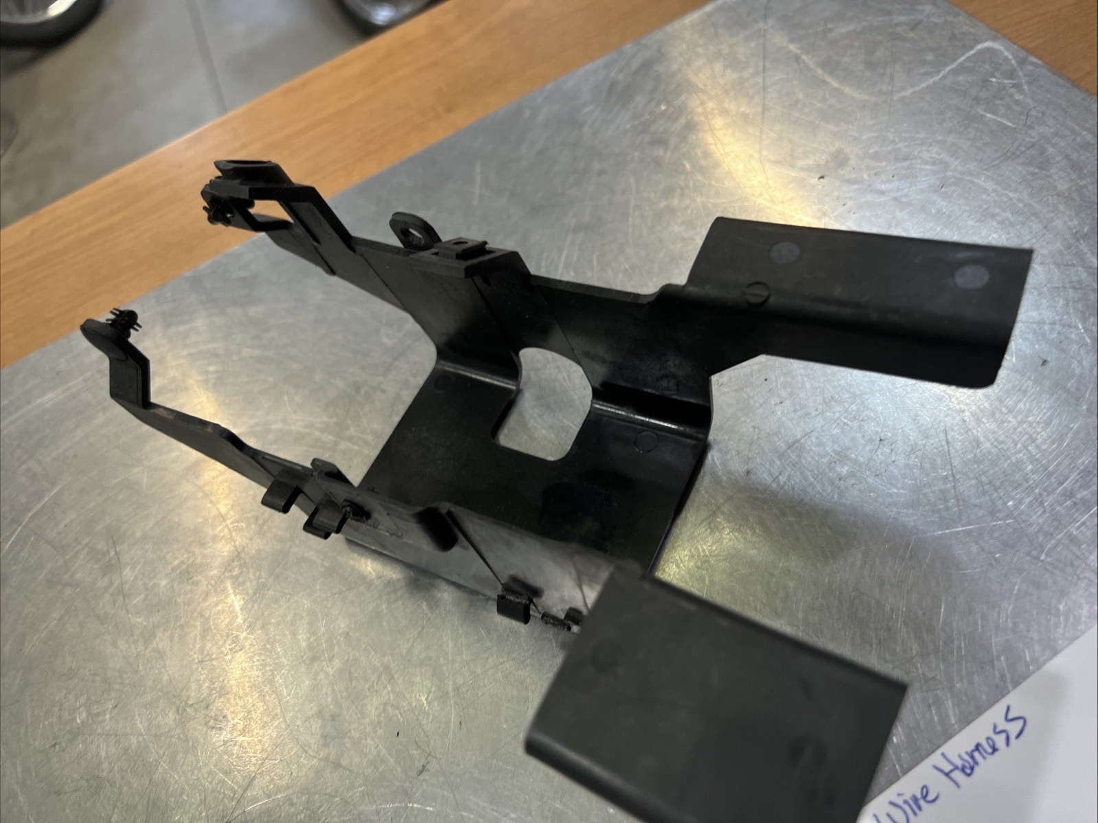 Harley Davidson oem Wire Harness Caddy #69200082