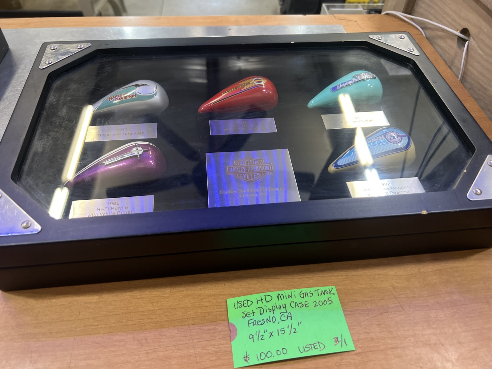 Harley Davidson Mini Gas Tank Set Display Case 2005 Fresno, Ca