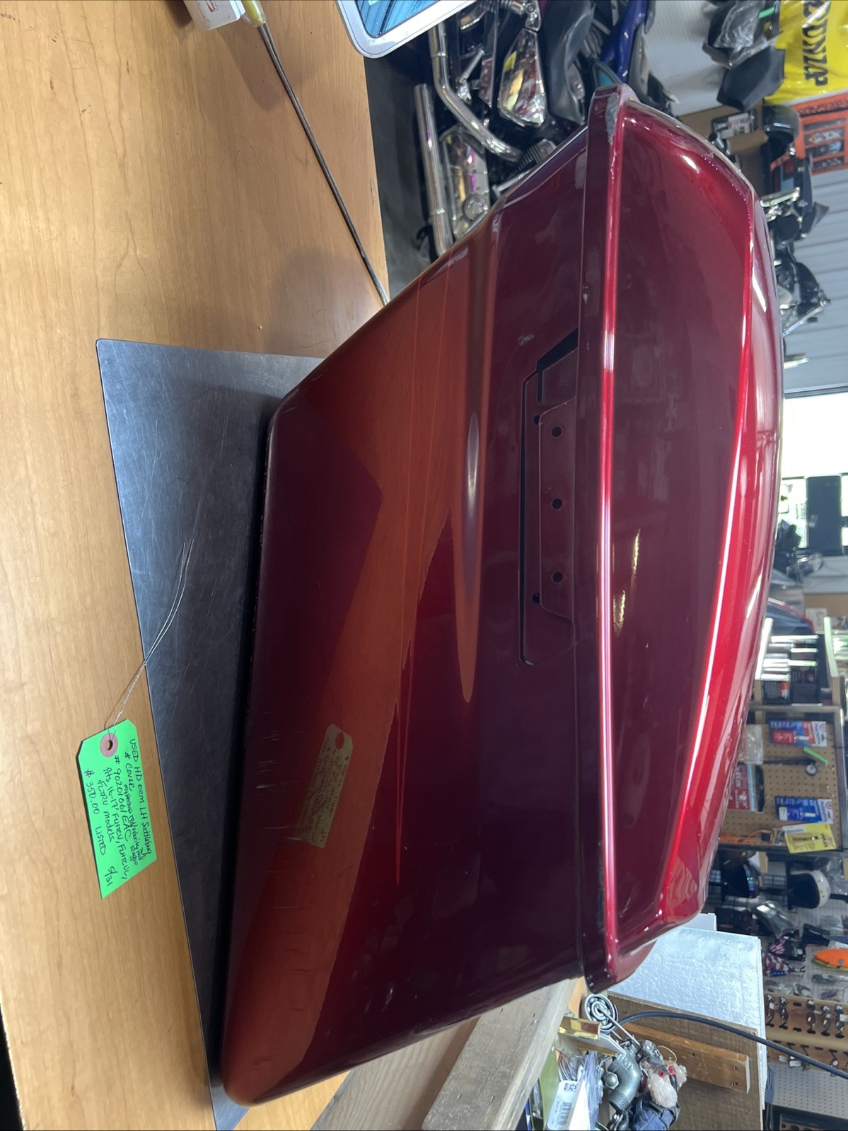 Harley Davidson oem LH Saddlebag & Cover #90201061EAC