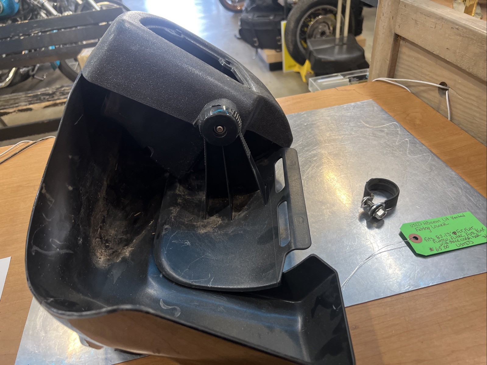 Harley Davidson oem LH Vented Fairing Lower