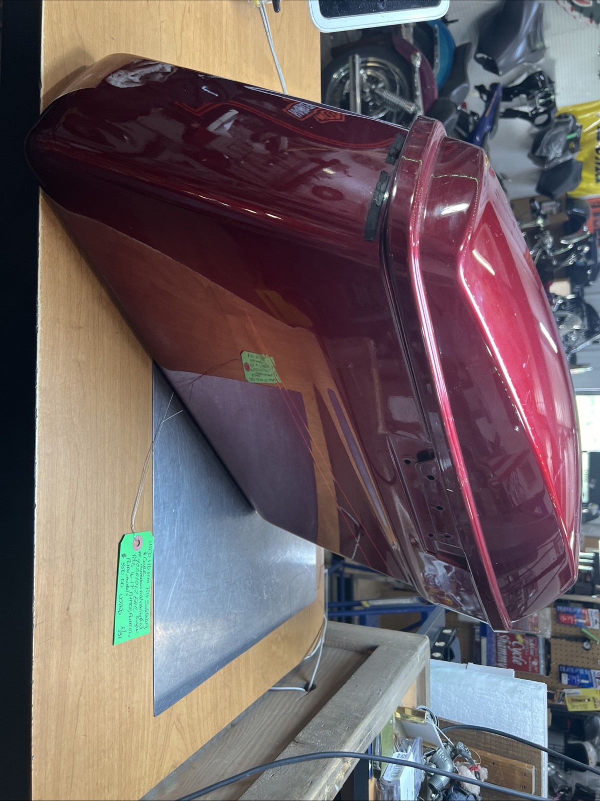 Harley Davidson oem RH Saddlebag & Cover #90201062EAC