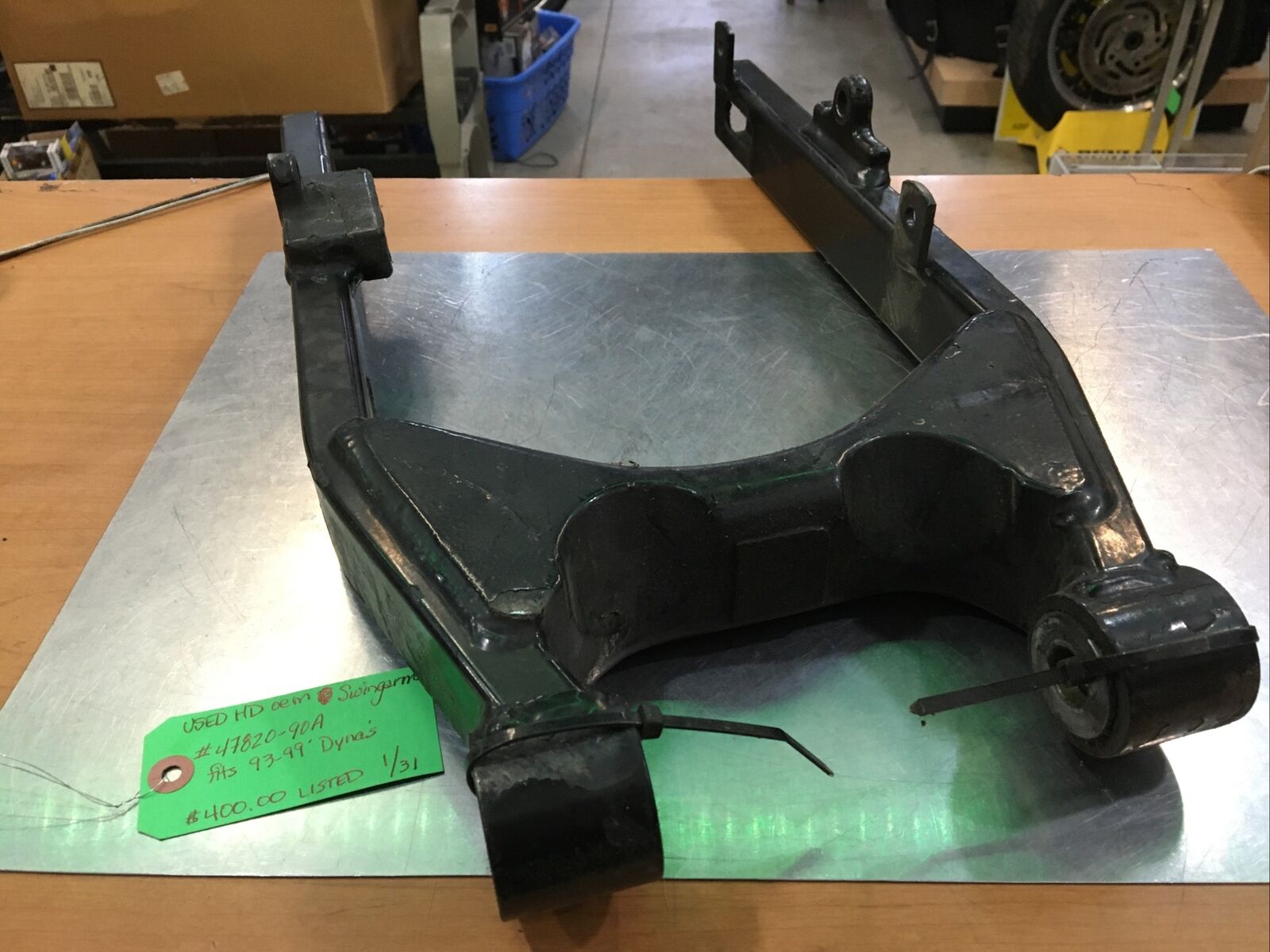 Harley Davidson oem Swingarm #47820-90A