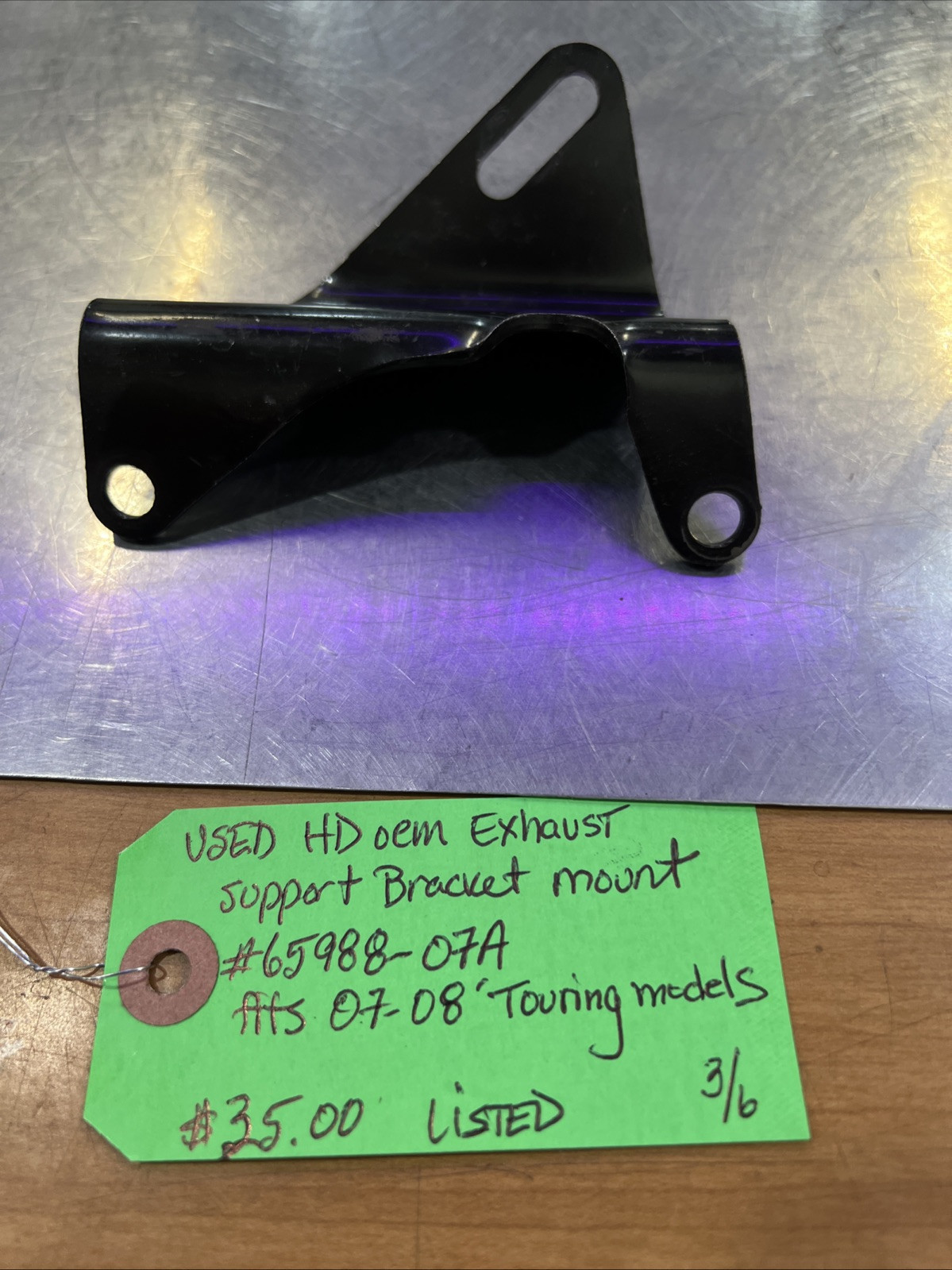 Harley Davidson oem Exhaust Support Bracket Mount #65988-07A