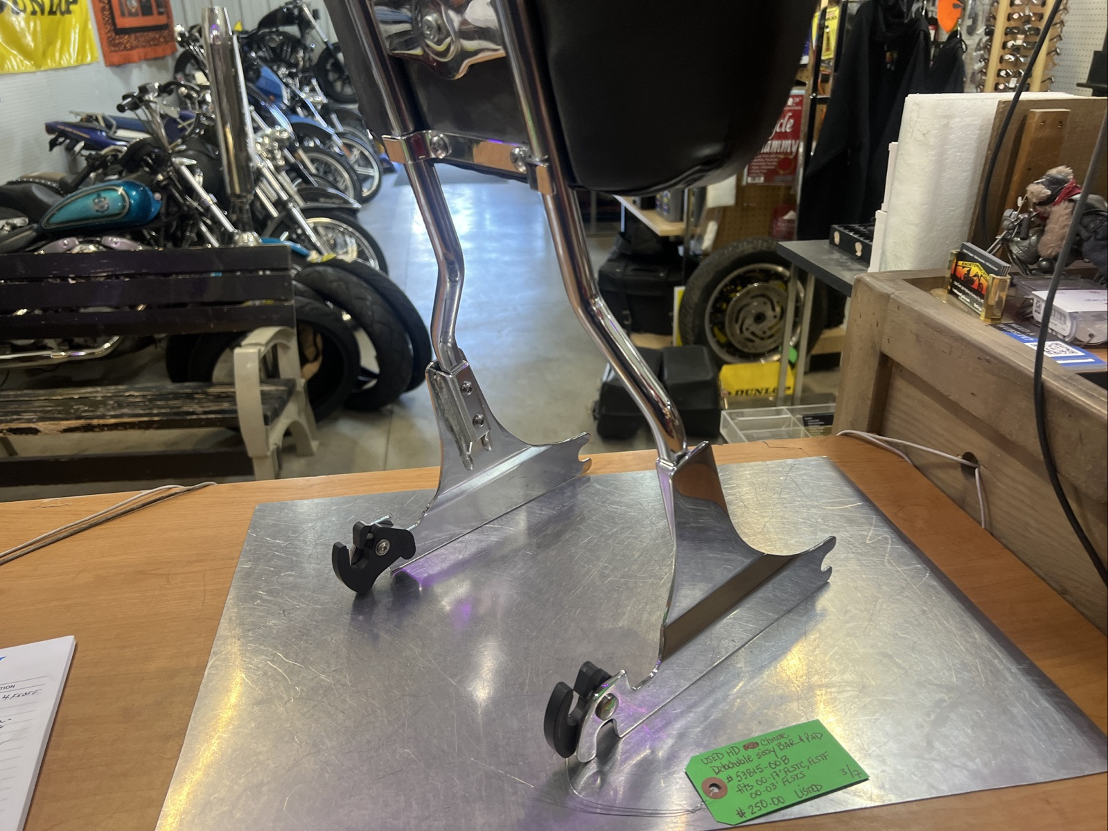 Harley Davidson Chrome Detachable Sissybar & Pad #53815-00B