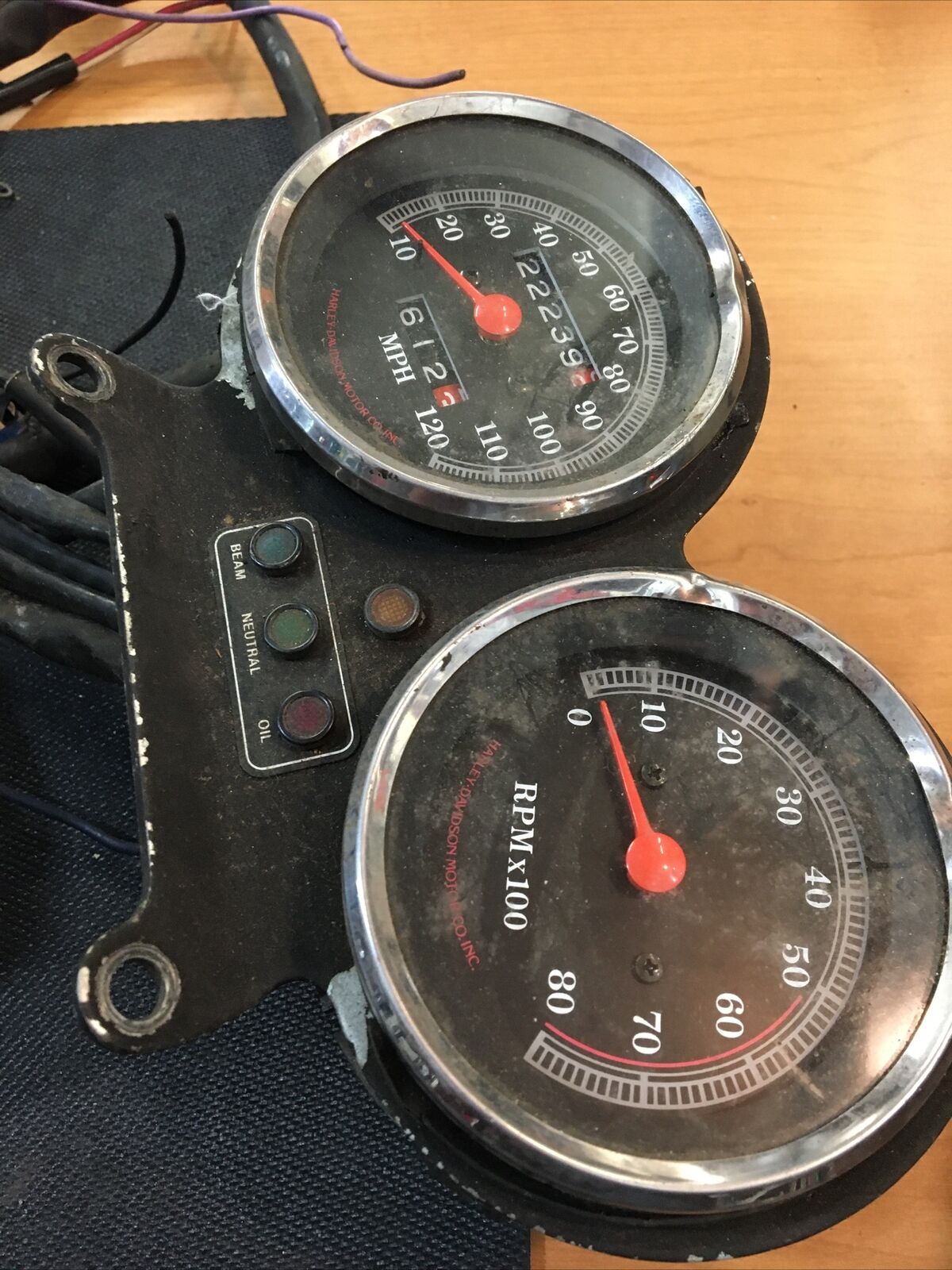 Harley Davidson OEM Speedo/Tach with headlamp bucket and wiring #67036-86