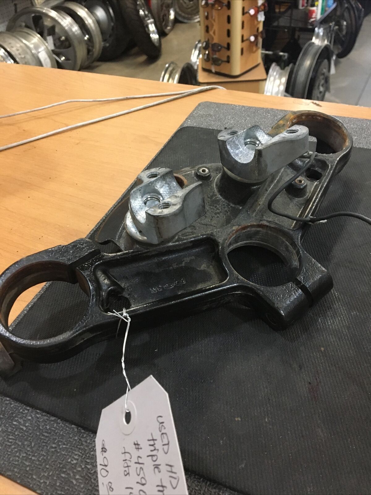 Harley Davidson OEM fork upper triple tree with risers #45900024