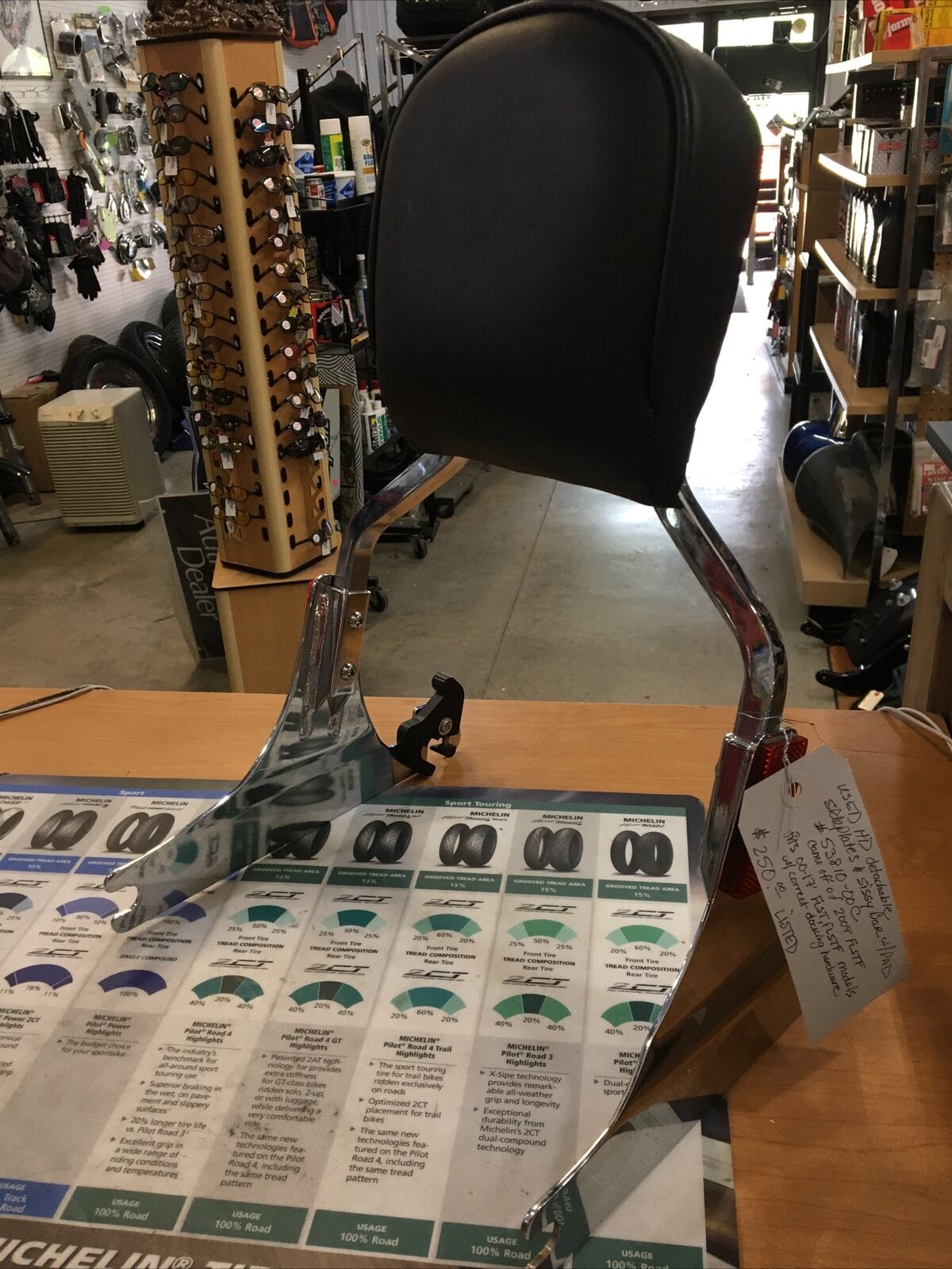 Harley Davidson Oem Detachable Sideplates And Sissybar And Pad #53810-00C