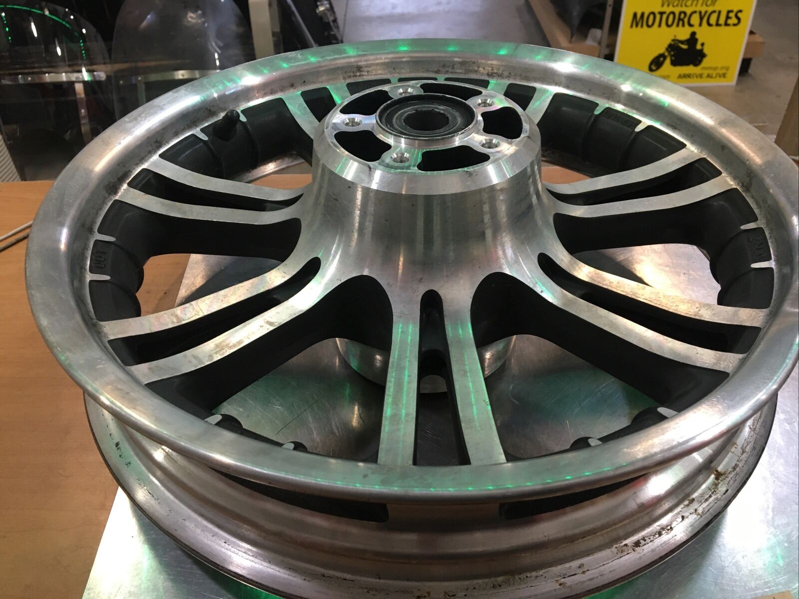 Harley Davidson oem 7-Spoke Front Wheel #83326-09