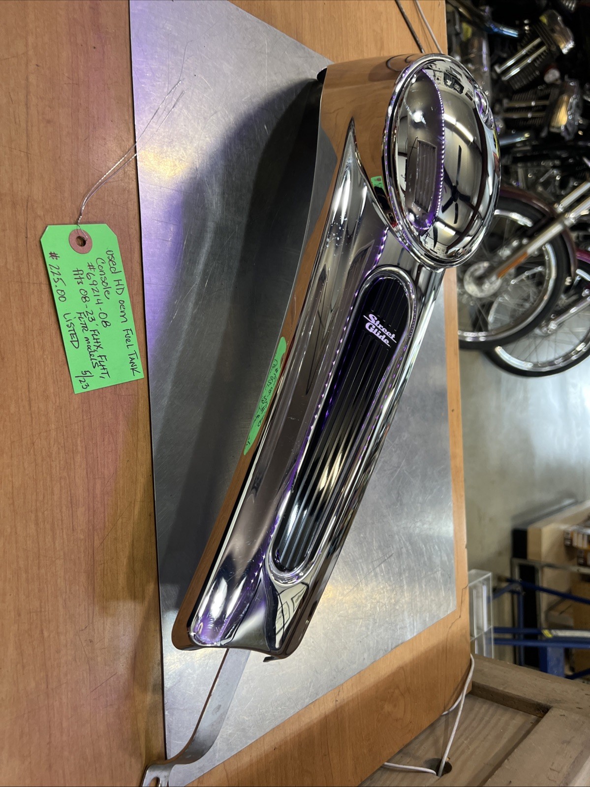 Harley Davidson oem Fuel Tank Console #69214-08